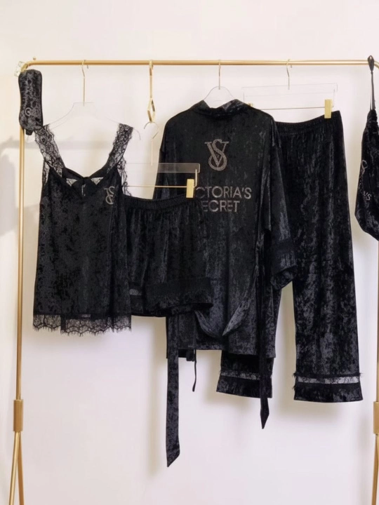 Ayollar uchun pijama, velyur mato, 4 talik uy kiyimlar to‘plami