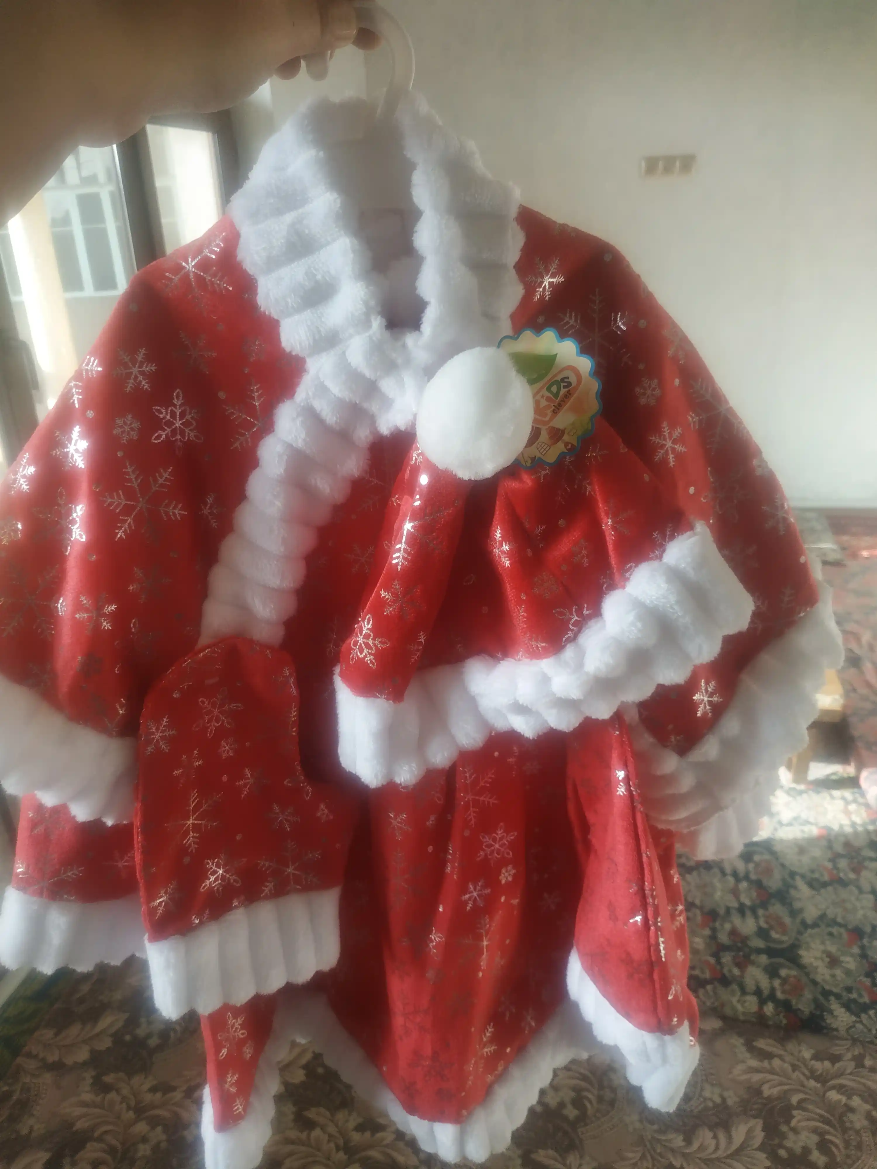 Yangi yil qorqiz kostyumi, Qizlar uchun bashang ko‘ylak, yopinchiqli karnaval ko‘ylagi