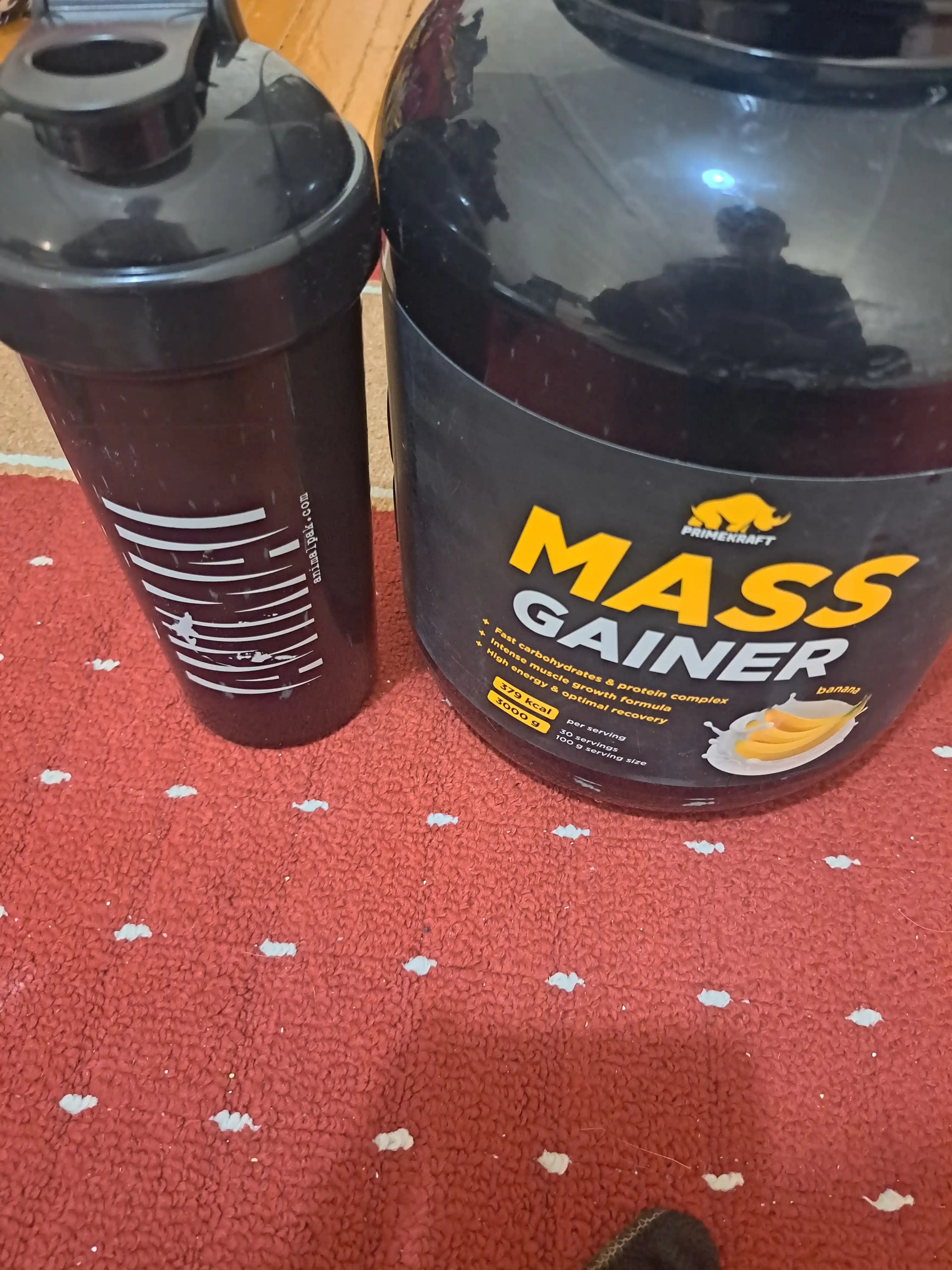 Shaker shishasi, sport, spiral bilan, protein  uchun  chashasi  bilan