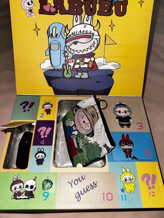 Advent taqvimi, qizlar va o‘g‘il bolalar uchun o‘yinchoqlar Kuromi, Hello Kitty, Stitch, Huntrix, Minecraft
