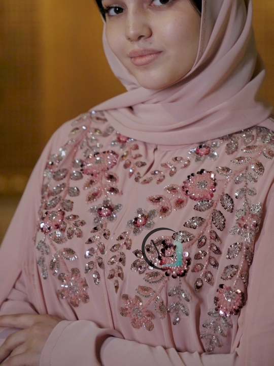 Kechki abaya, ayollar kechki ko‘ylaklari