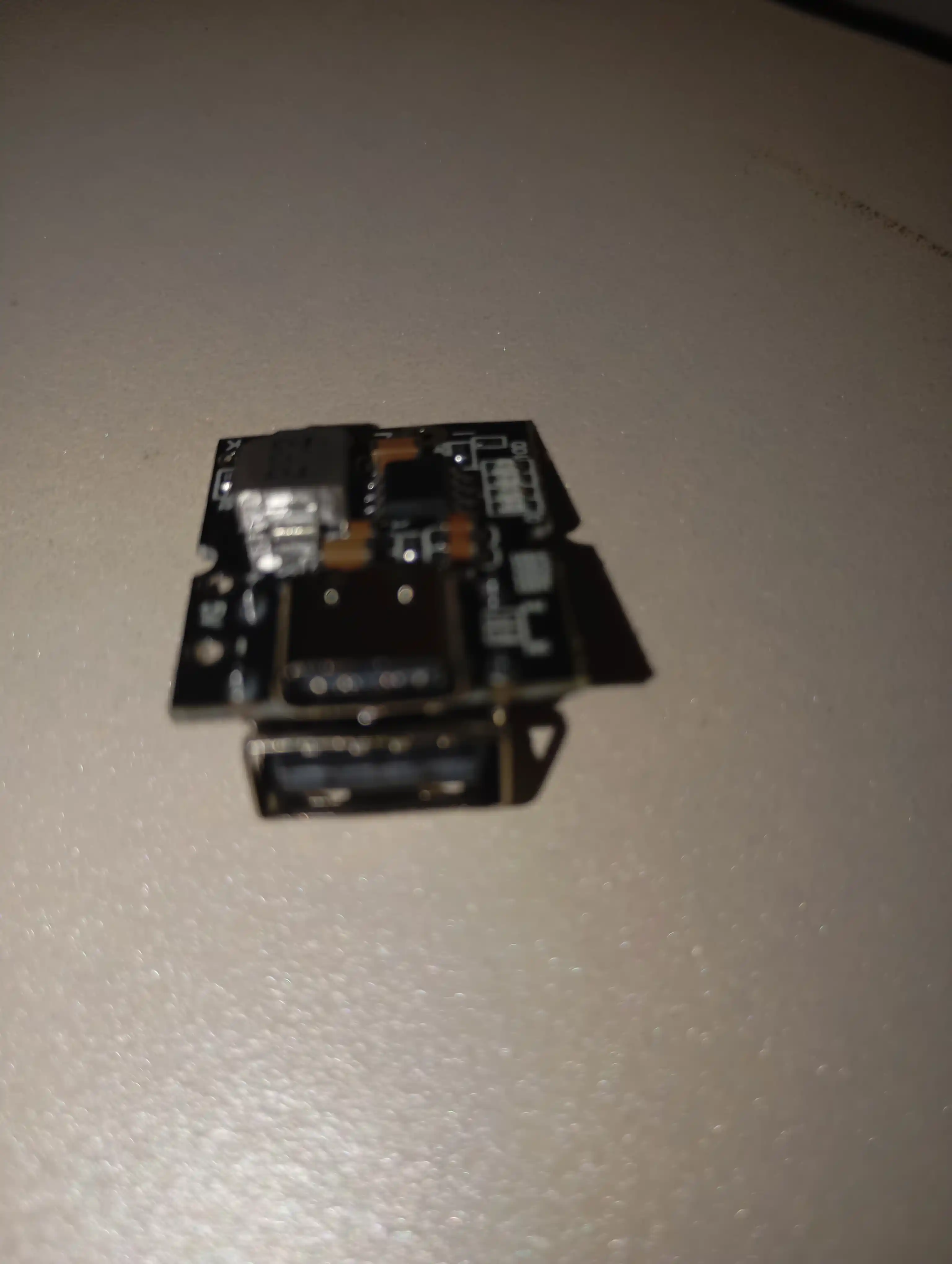 TYPE-C kirish va USB-A chiqishi 5V 2A bo'lgan PowerBANK moduli