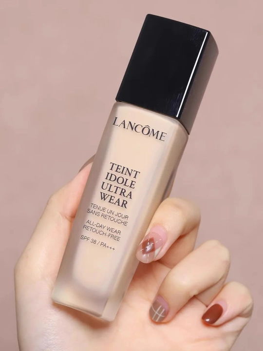 Lancome tonalniy krem Teint Idole Ultra Wear Foundation, Shade 01
