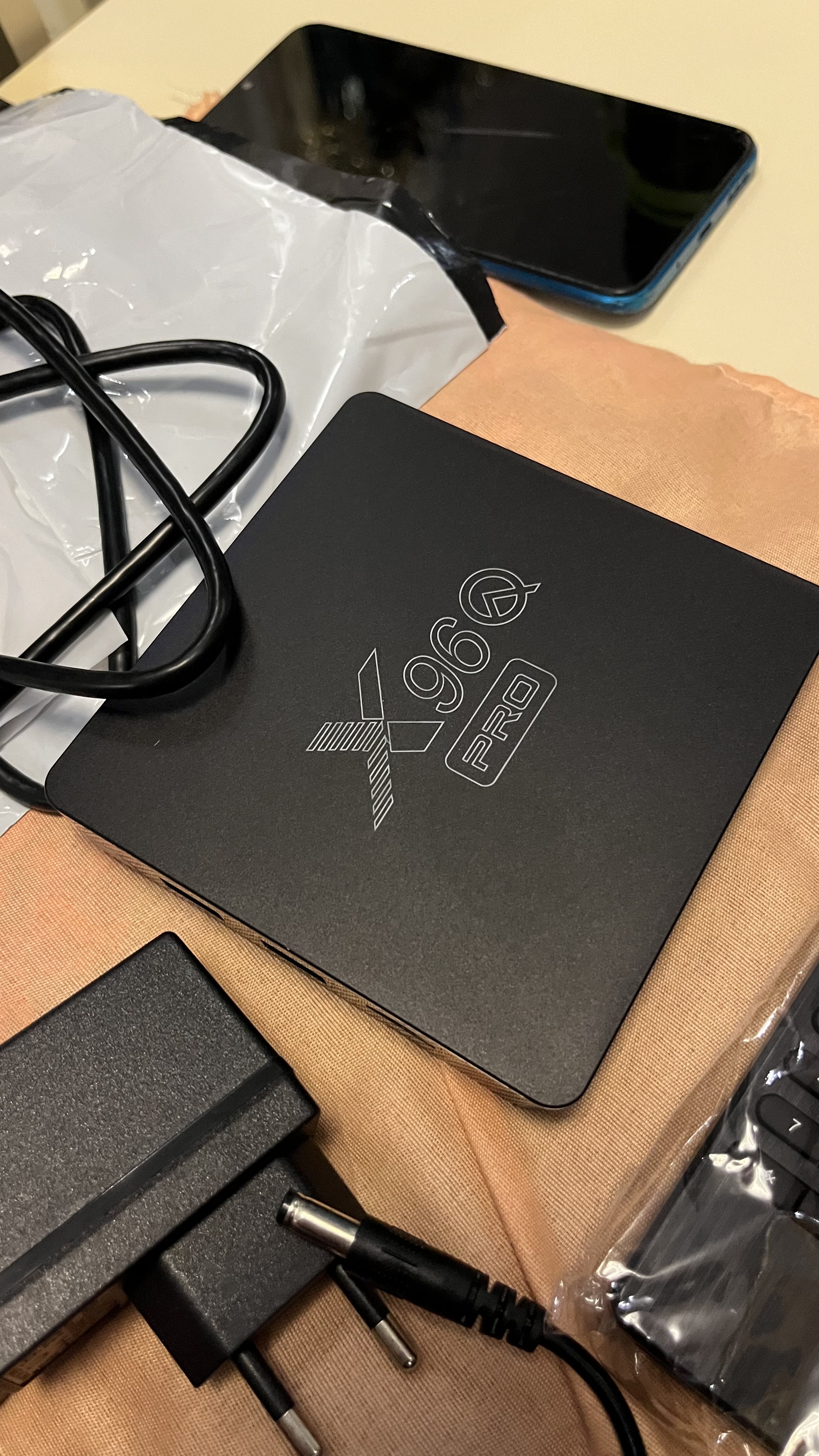 Smart TV Box pristavka Android X98 PLUS, X96 MAX+PLUS, X96Q PRO, tanix tv box T95, H96max