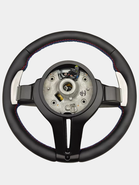 BMW avtomobil ruli