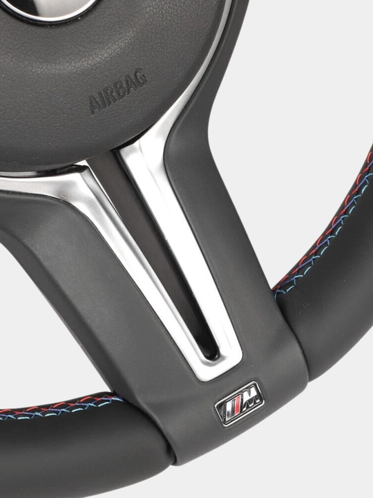 BMW avtomobil ruli