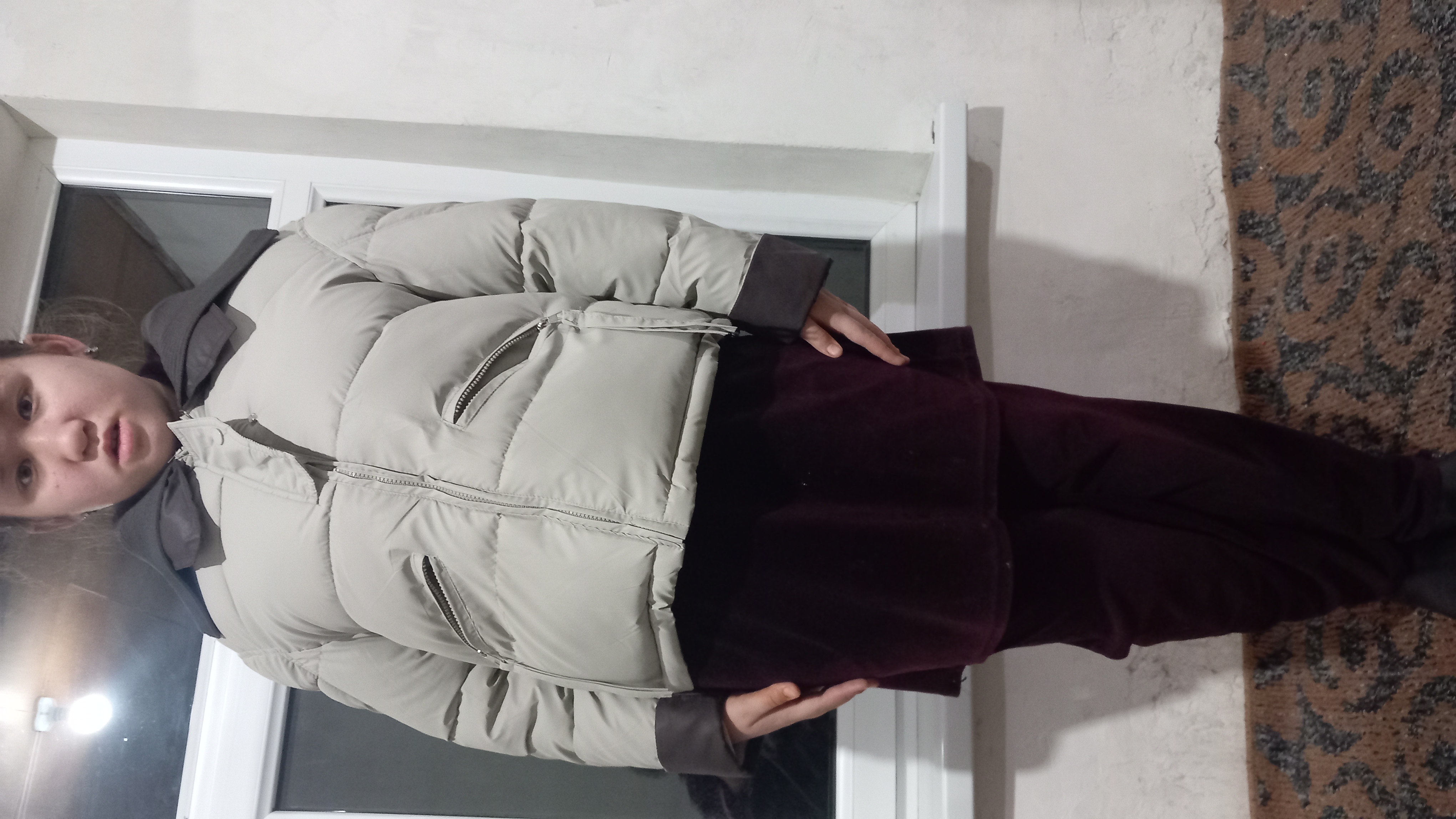 Kurtkalar ayollar uchun, oversize, qalin kapishoni bilan still koreyskiy kuz va qish uchun