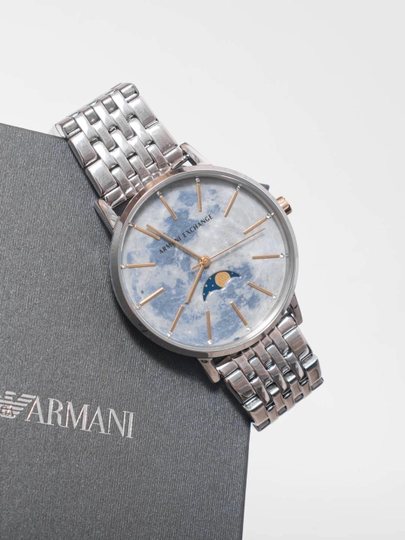 Женские наручные часы Armani Exchange Lola