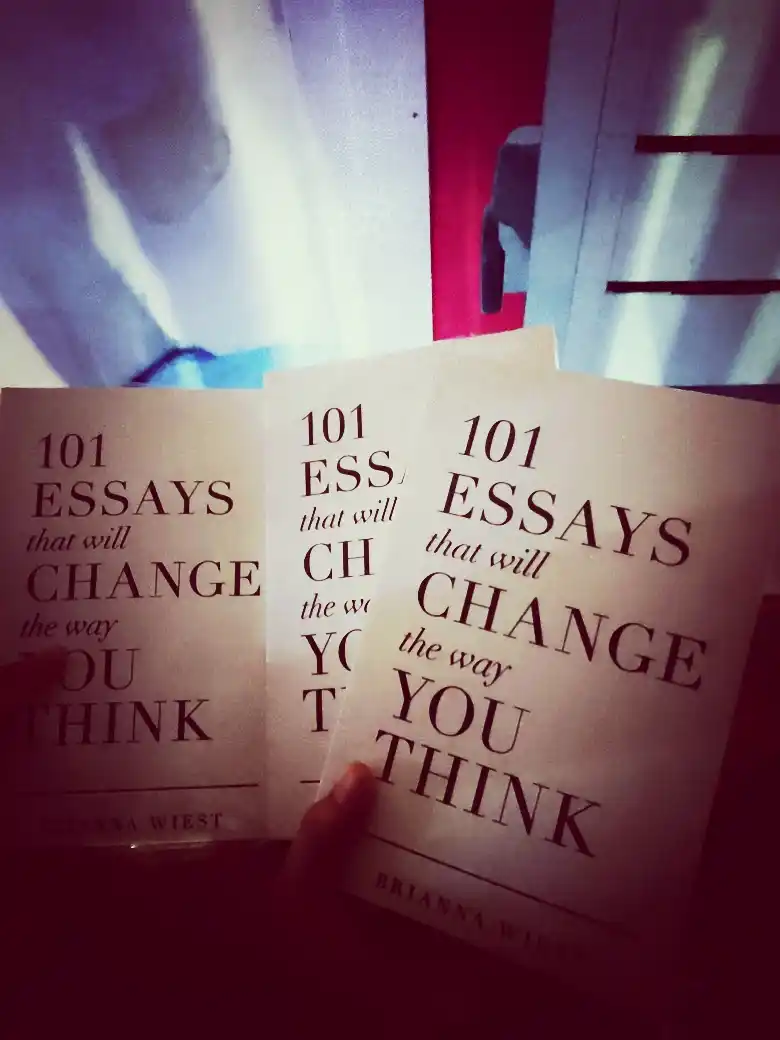 101 Essays that will change the way you think, Brianna Wiest