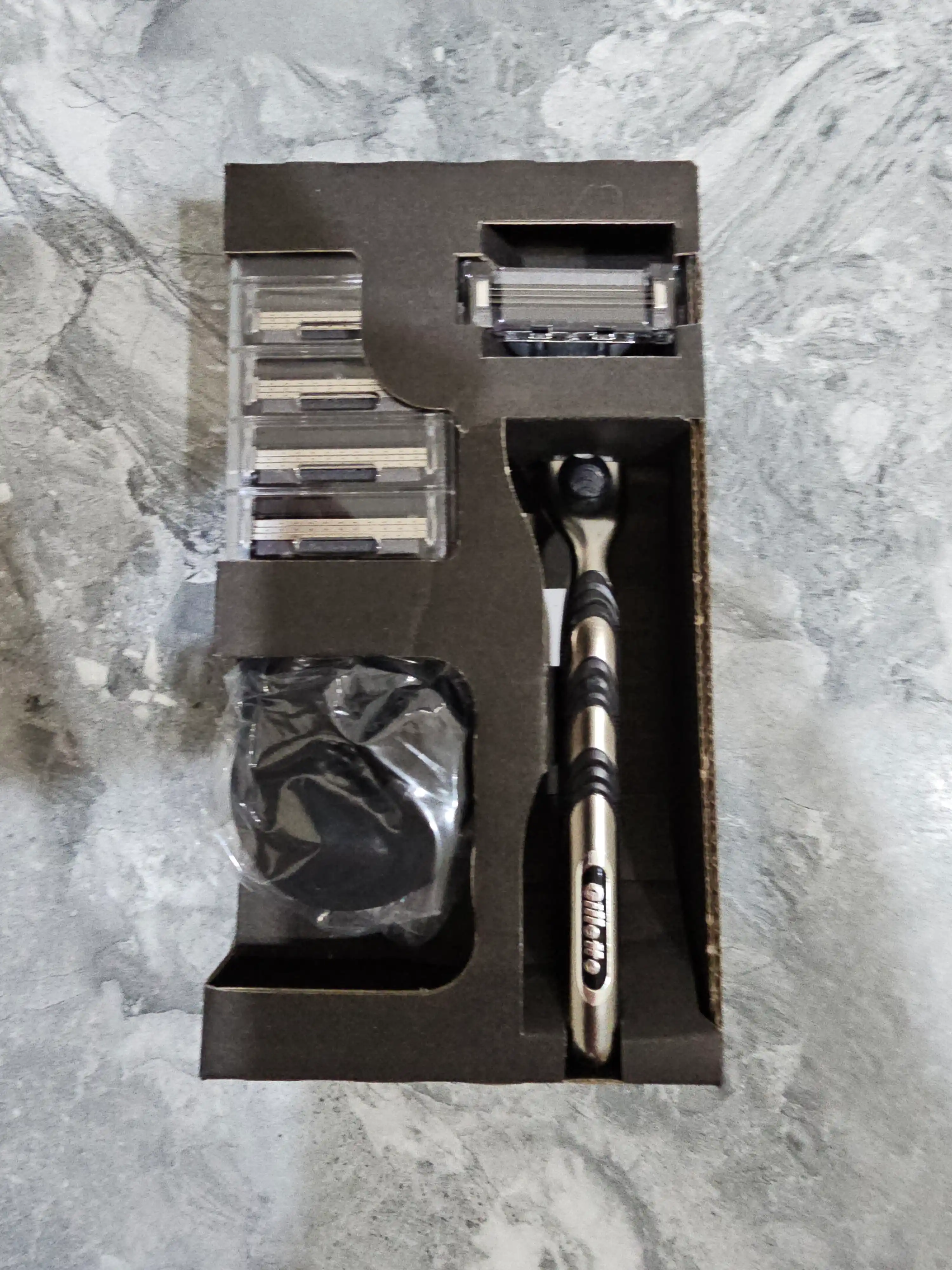 Станок для бритья Gillette Mach3 Charcoal Razor, 6 кассет