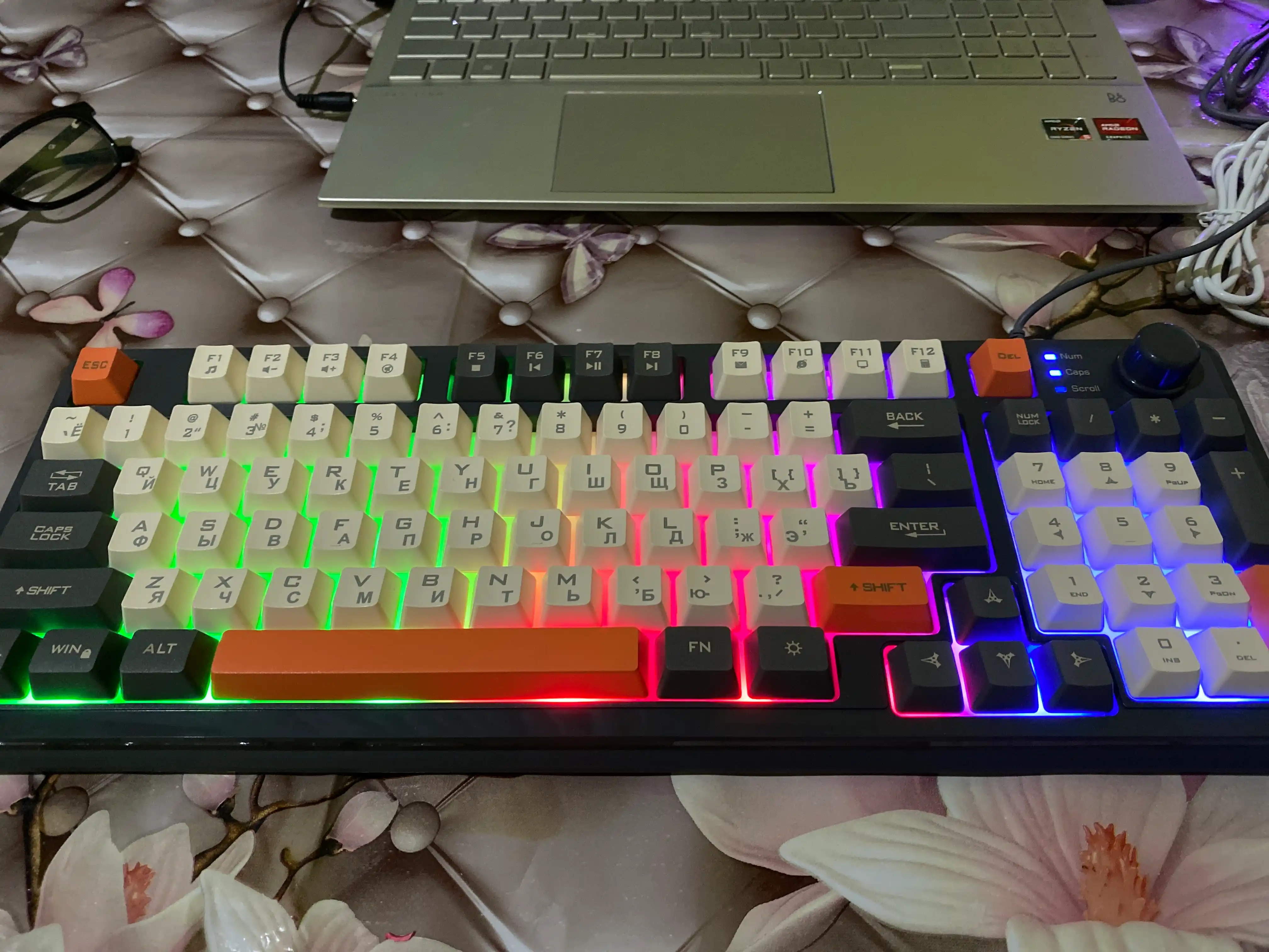 Игровой комплект для компьютера: клавиатура и мышь K820 LED