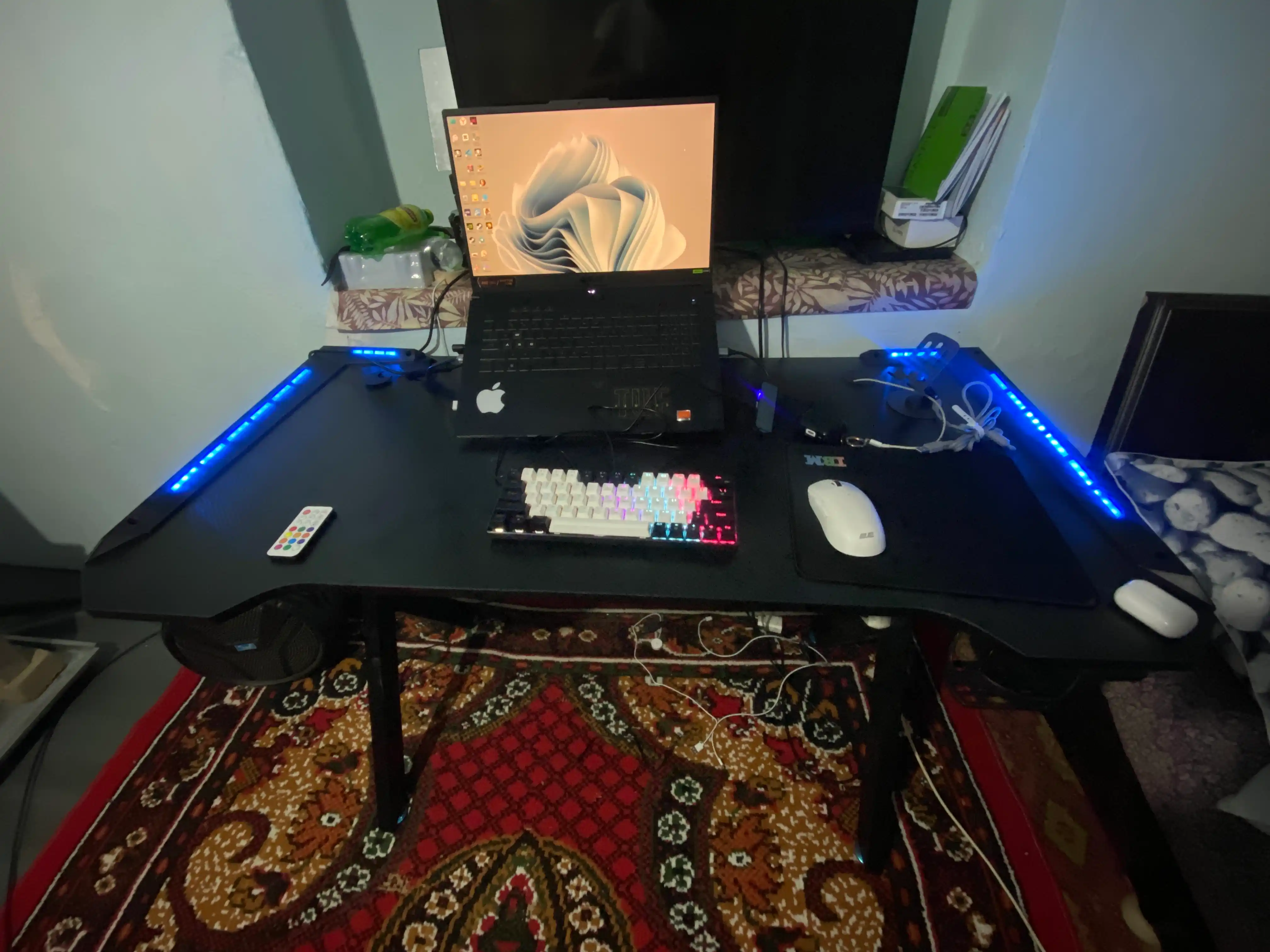 120 sm, RGB Gaming stol, Y-shaklli, kosa tutqichi va quloqchin ilgagi