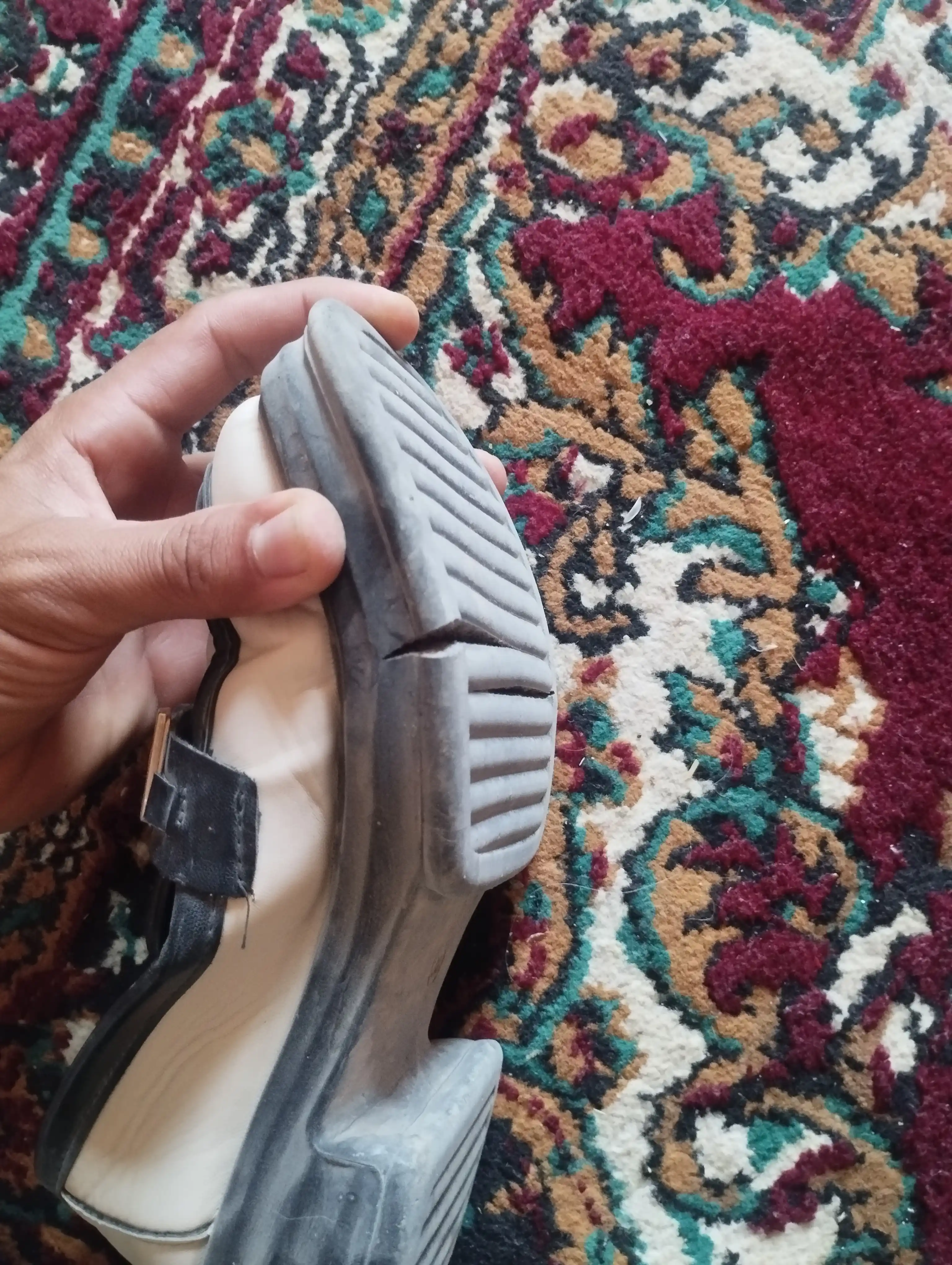 Ayollar uchun loferlar, eko charm, kuz-bahor