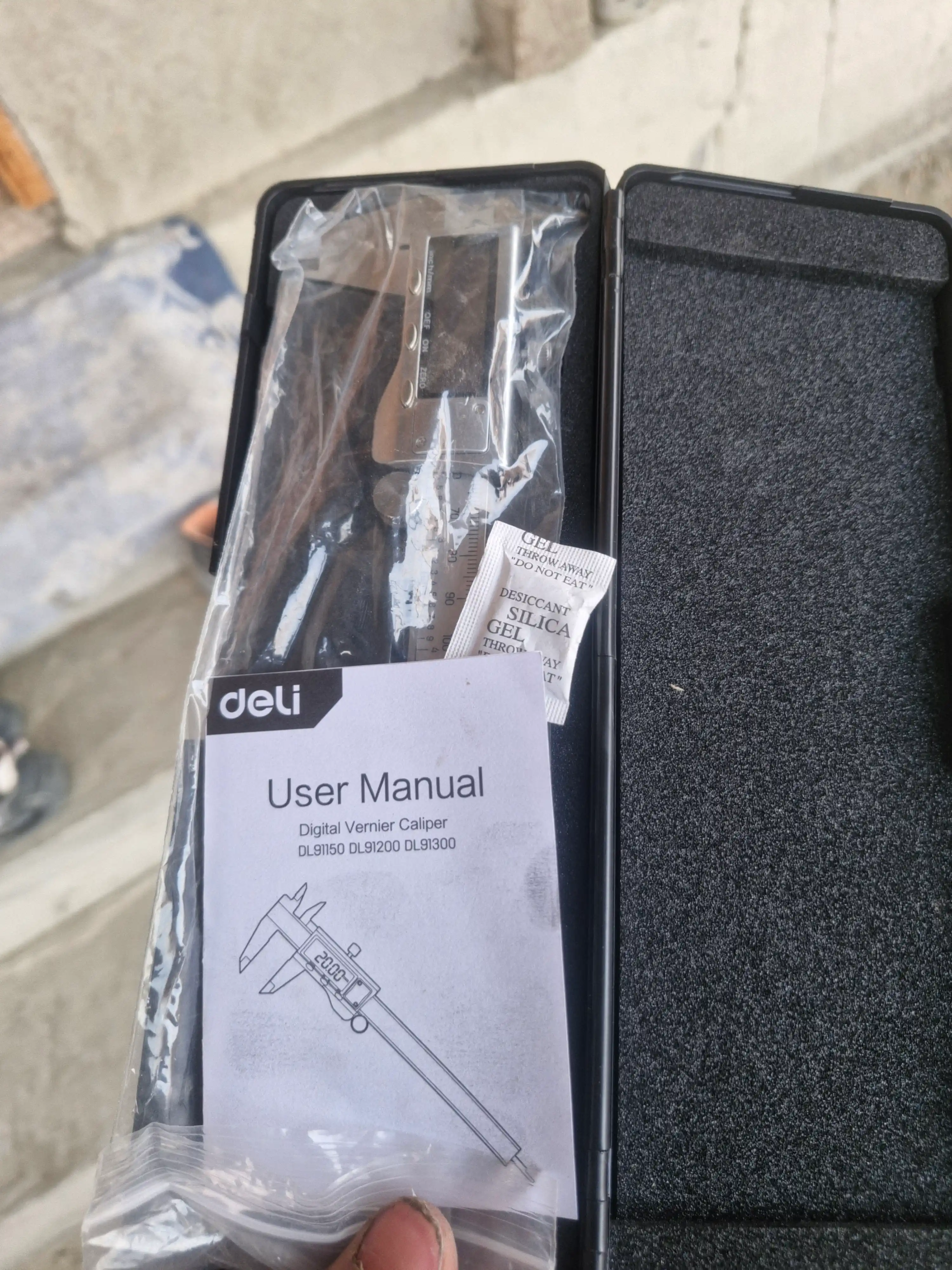 Штангенциркуль с дисплеем Deli EDL91150, 0-150 мм