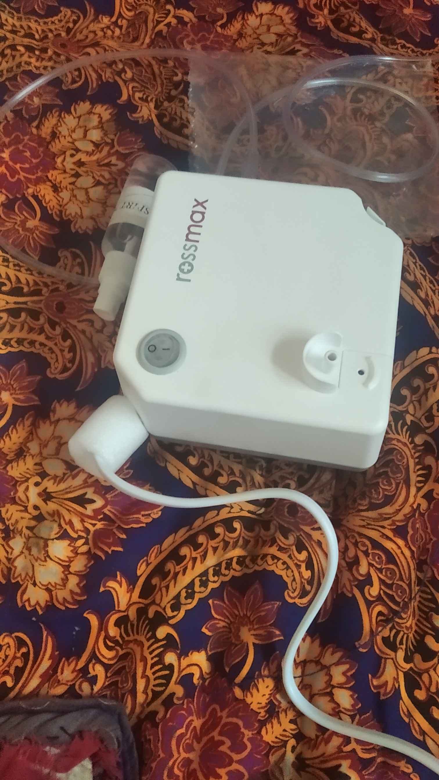 Shvetsariya Ingalyatori-nebulizeri NL100 Rossmax Swiss