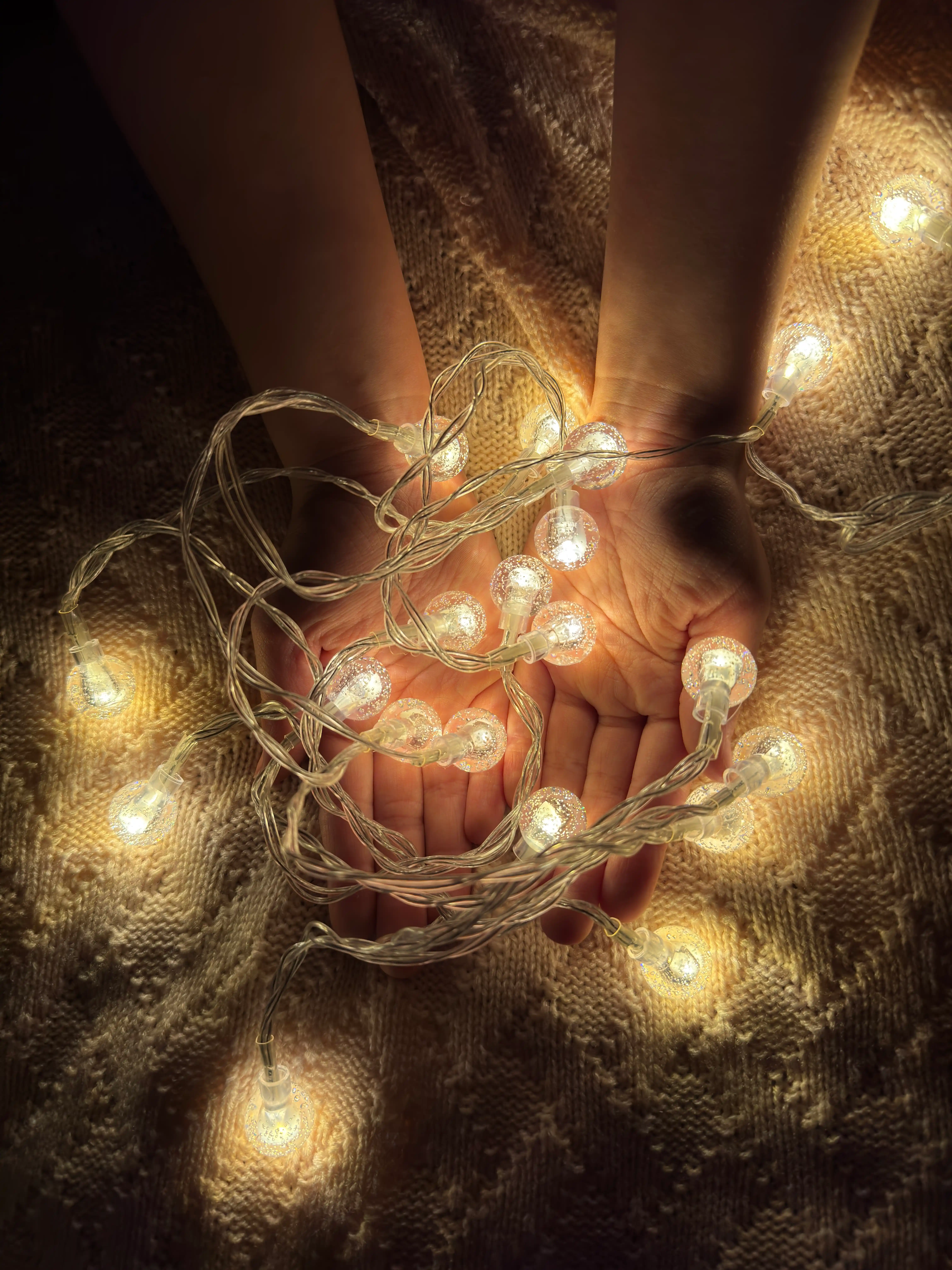 "Shariki" yangi yil LED girlyandasi, USB, archaga, derazaga, 3, 6, 10 metr