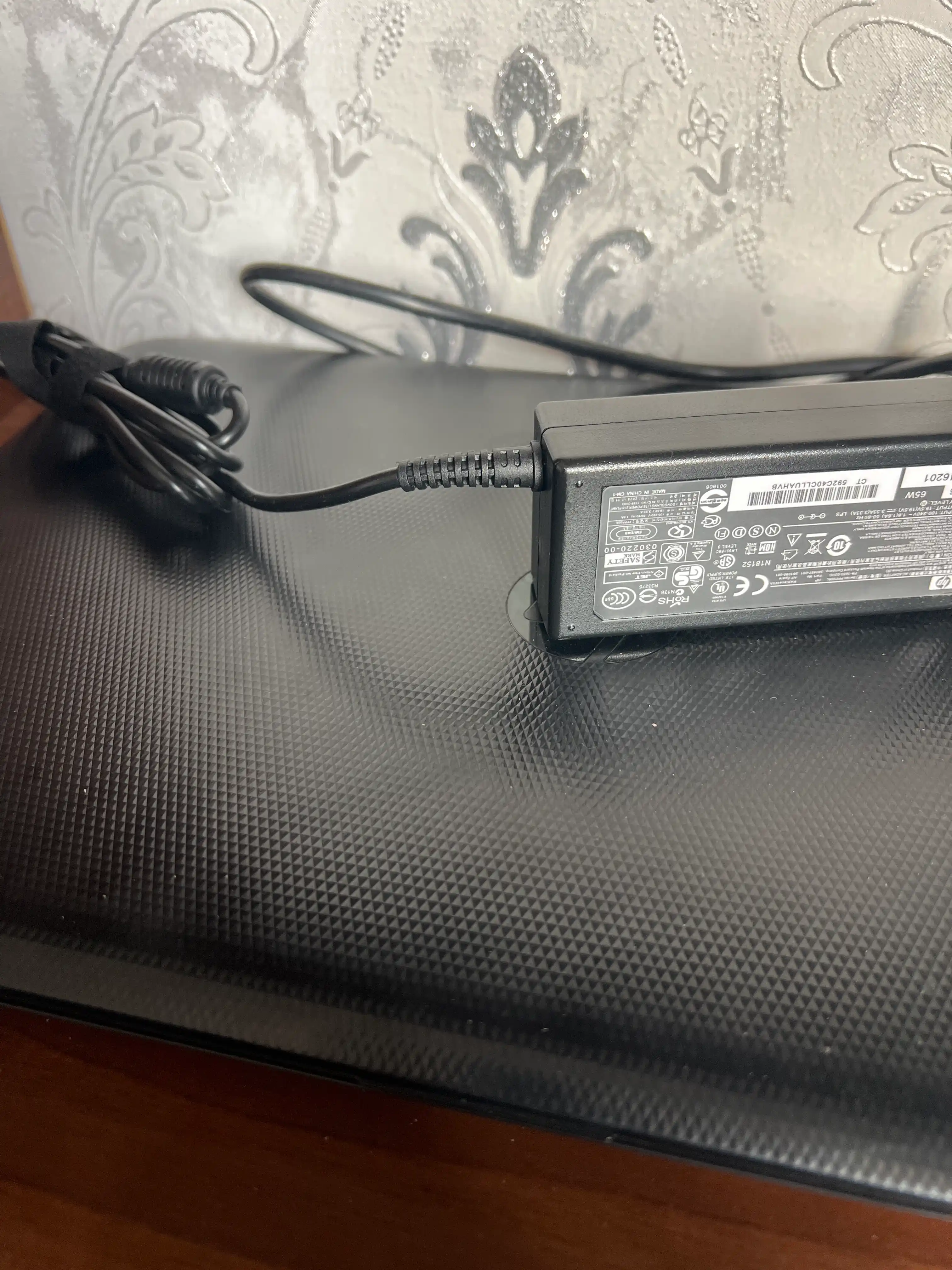 Зарядное устройство для ноутбуков HP, кончик синий