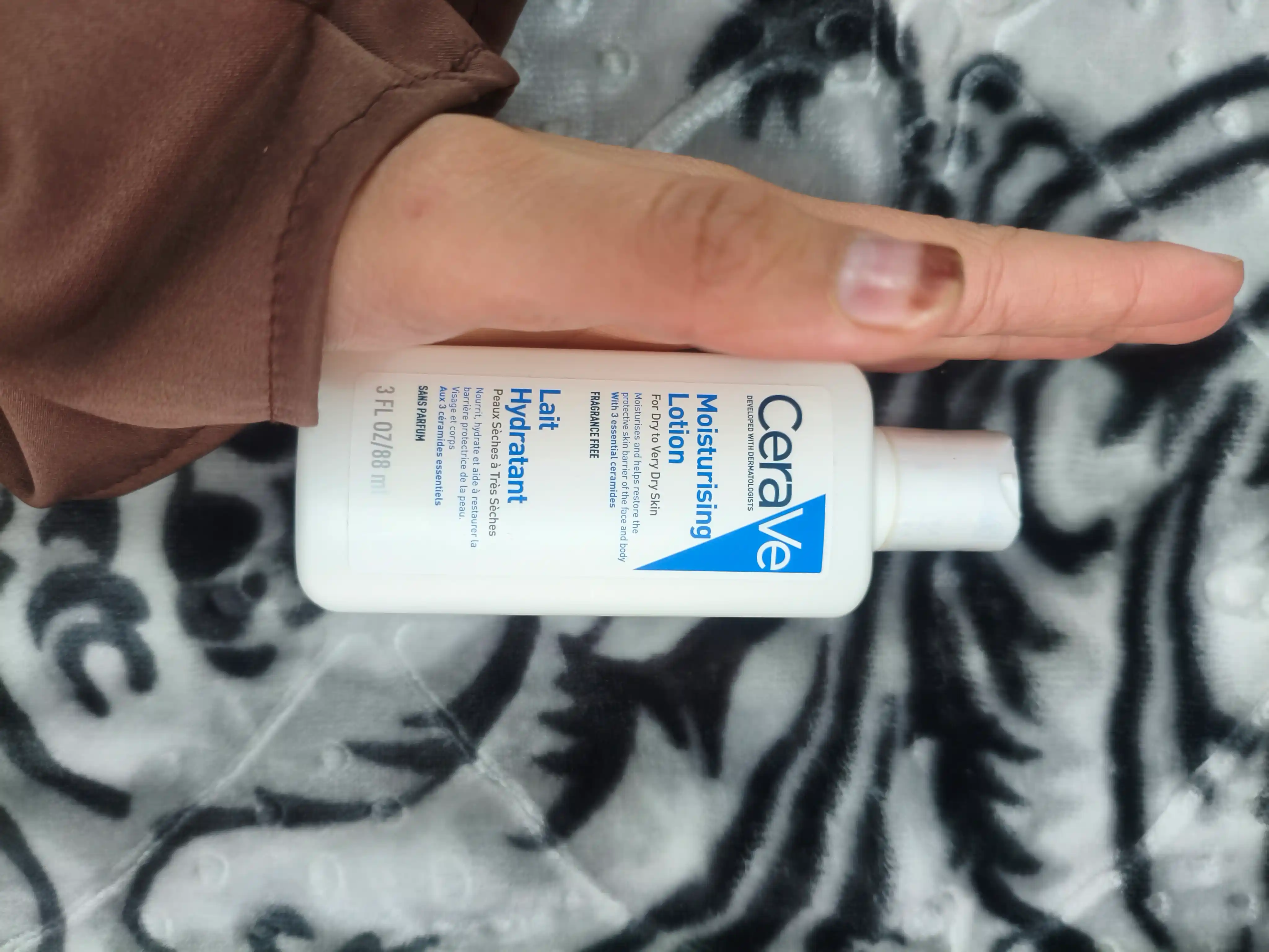 CeraVe Quruq va juda quruq yuz va badan terisi uchun namlantiruvchi losyon, 88 ml