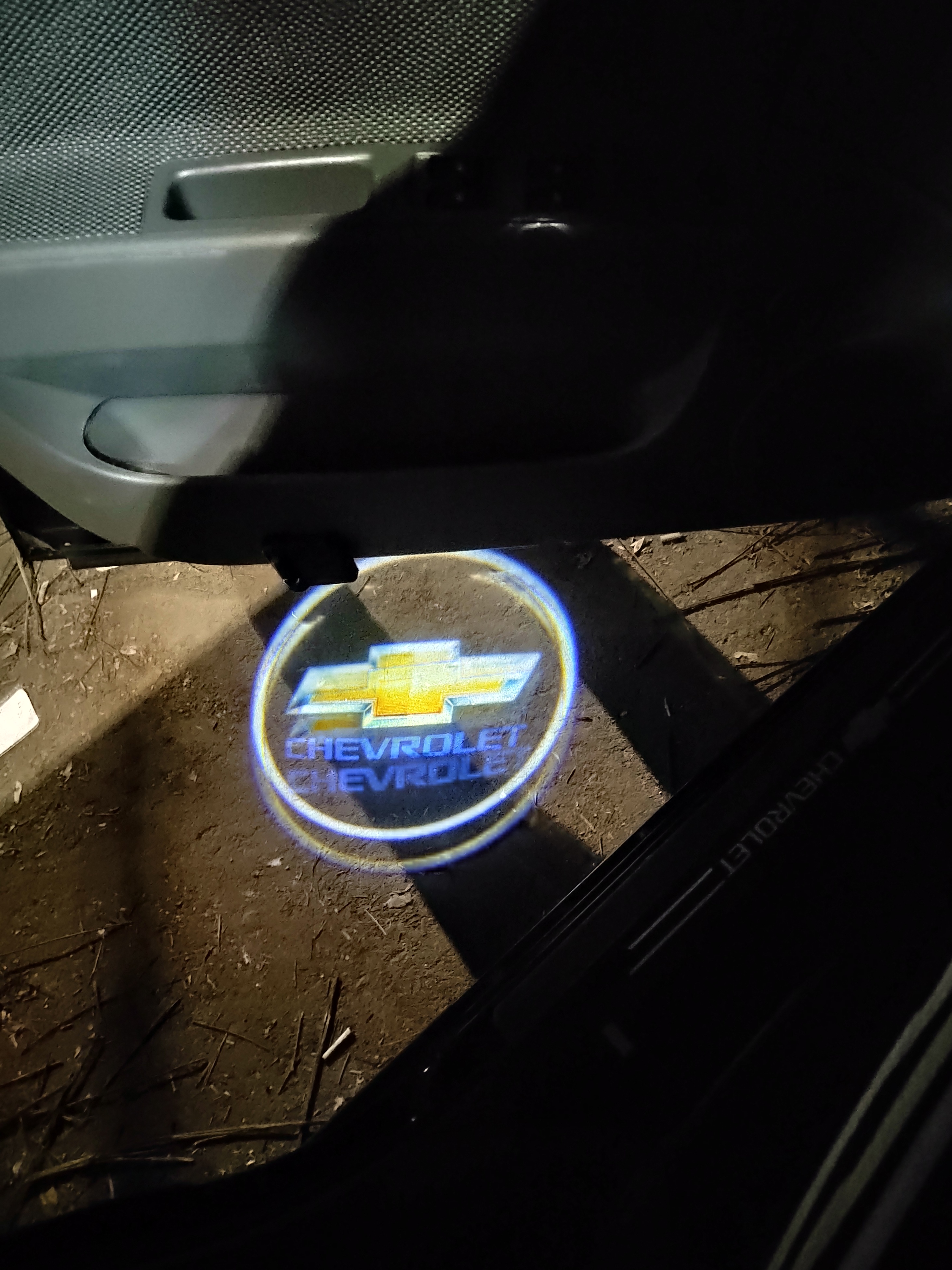 LED-проектор на дверь автомобиля — логотип Chevrolet, беспроводной, на батарейках