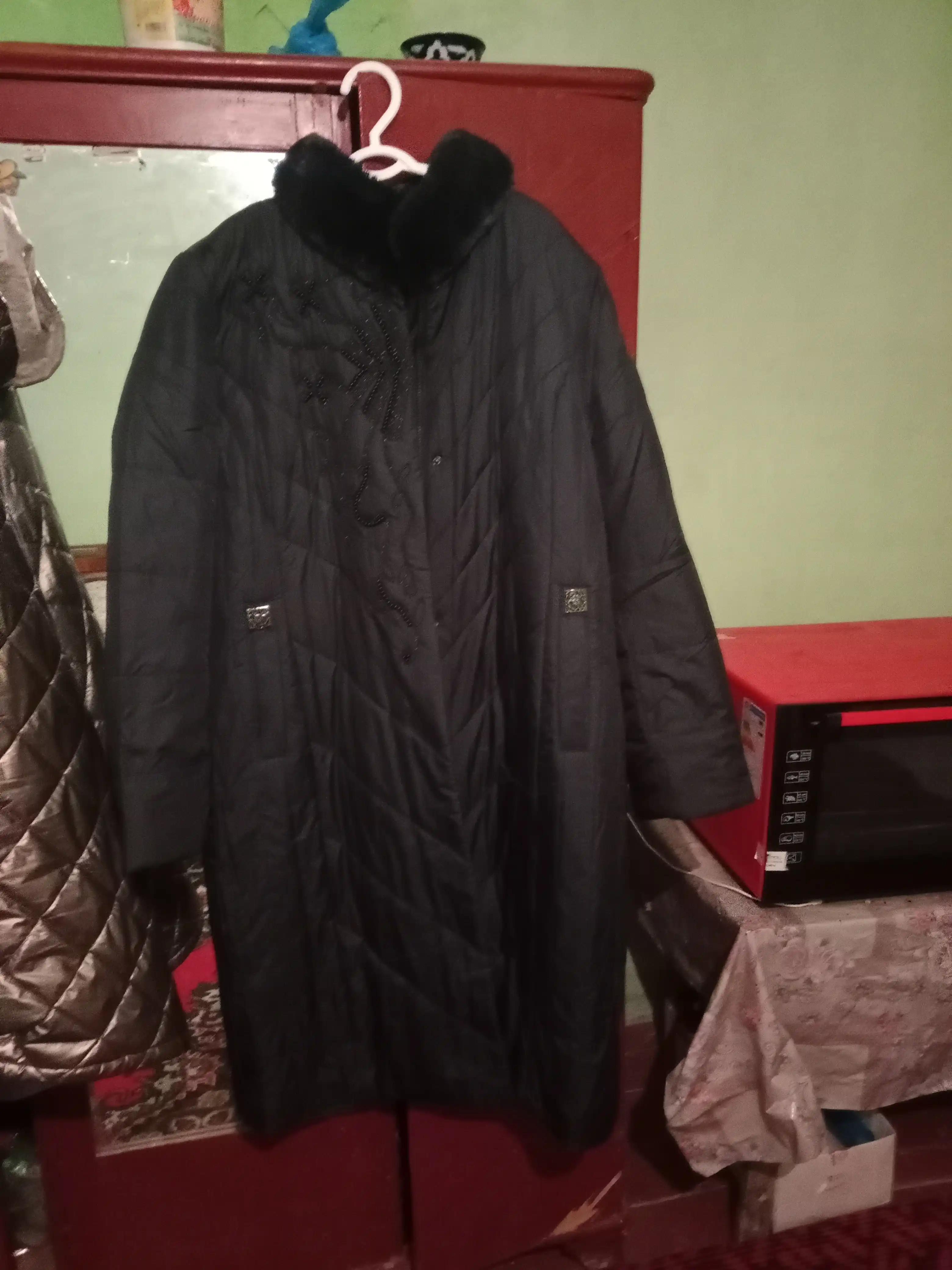 Ayollar kurtkalari, palto,  1.10 sm