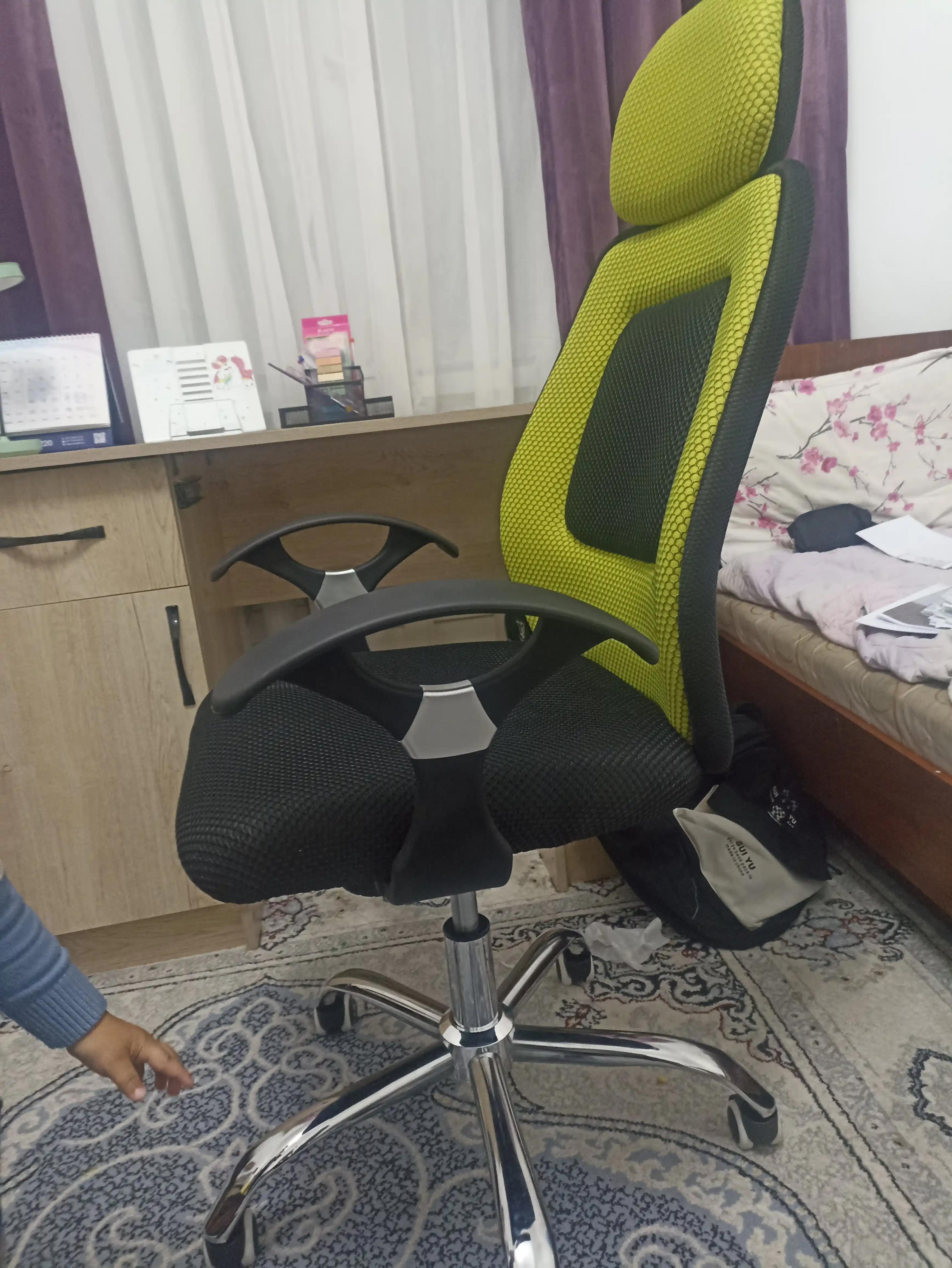 Ofis uchun kreslo, konfrensiya zallari, ofis, uy va boshqa joylar uchun xay tek kreslo