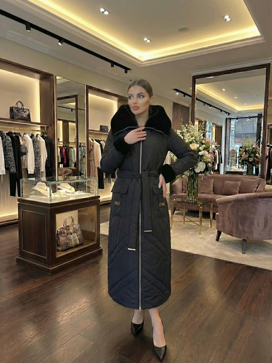Ayollar kurtkasi - paltosi Rafaello, ichki mo‘ynali kapyushon bilan, 115 sm - 