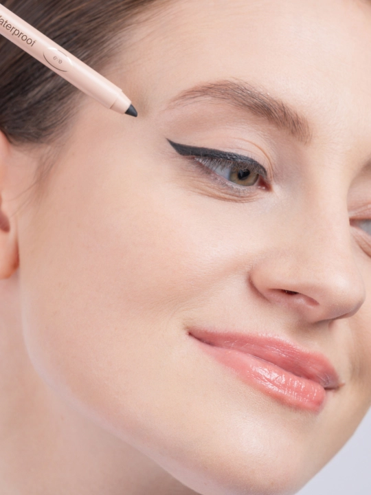 Ko'z uchun qalam DIVAGE Kajal Eyeliner, ton 01, 0,25 g