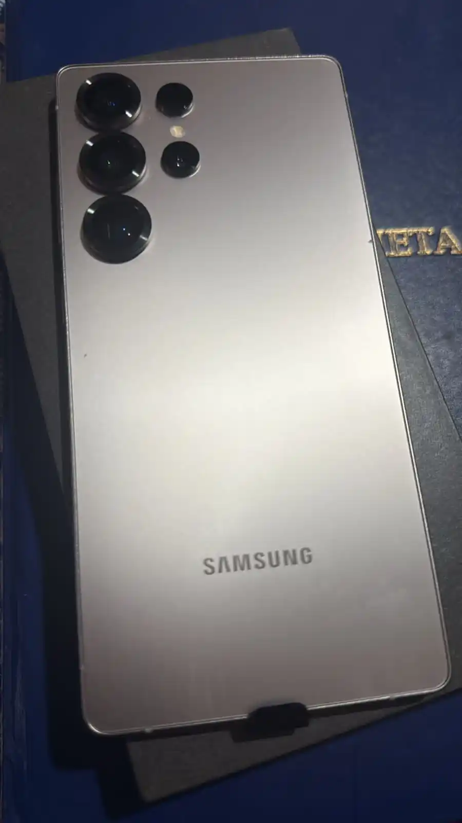 Smartfon Samsung Galaxy S25 ultra + sovg'aga g'ilof, 200MP+50MP+50MP+10MP, 1 yil kafolat