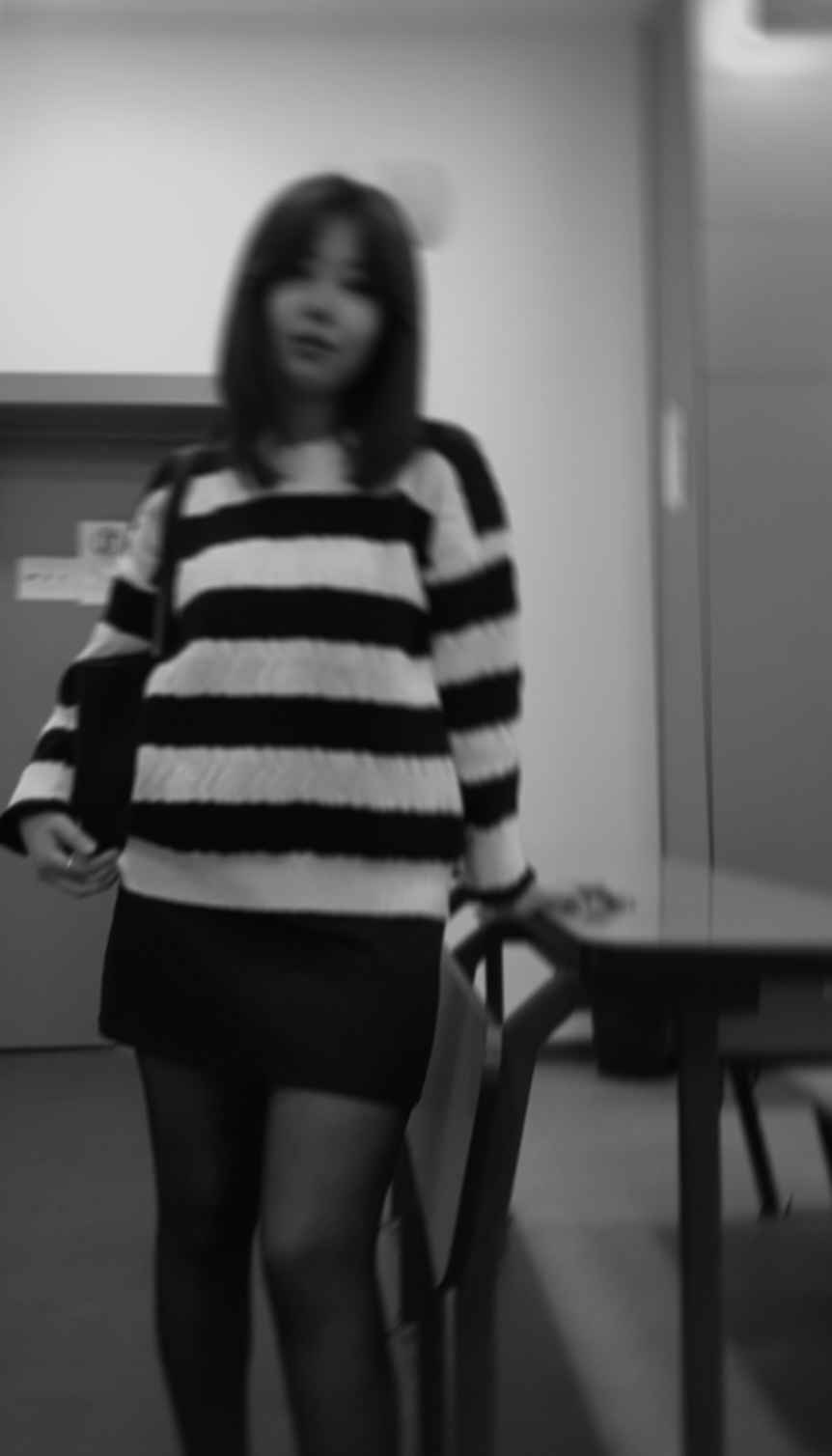 Klassik mini yubka, qisqa ofis yubkasi, shortikli taglik