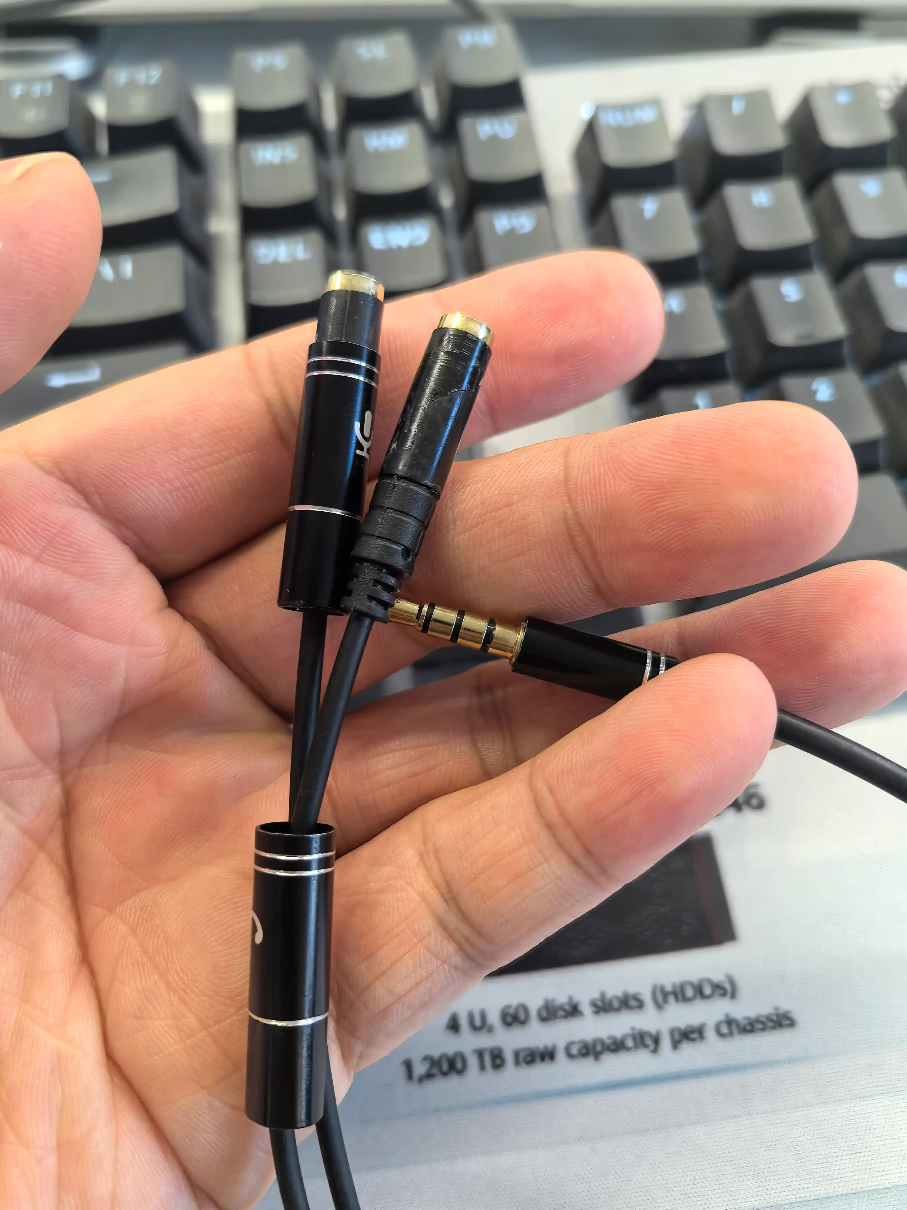 Aux audio kabeli, 3,5 mm, quloqlik va mikrofon uchun