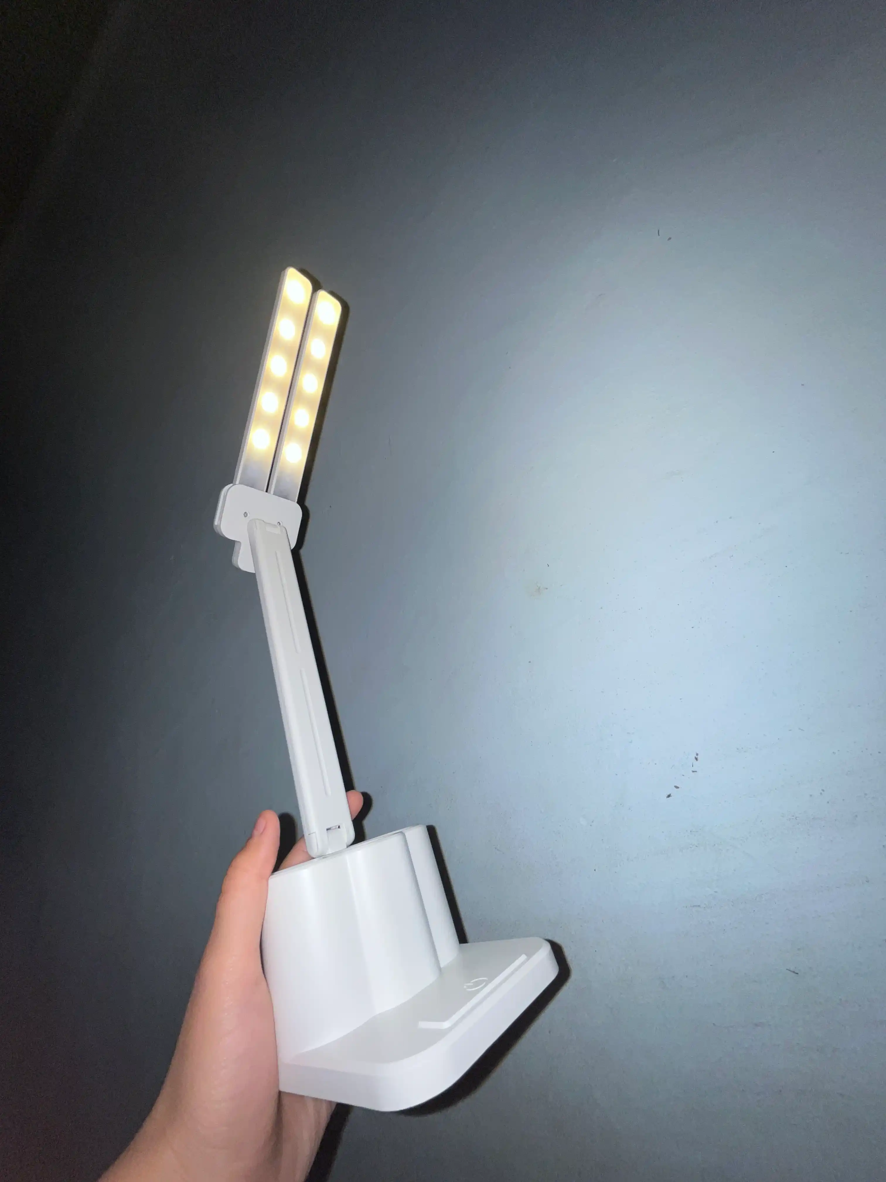 Stol usti, ko‘p funksiyali lampa, o‘quv va boshqa maqsadlar uchun
