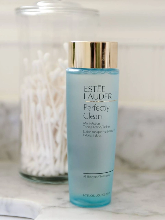 Estée Laudér Perfectly Clean - Многофункциональный тонизирующий лосьон, освежитель для лицa, 200 мл 