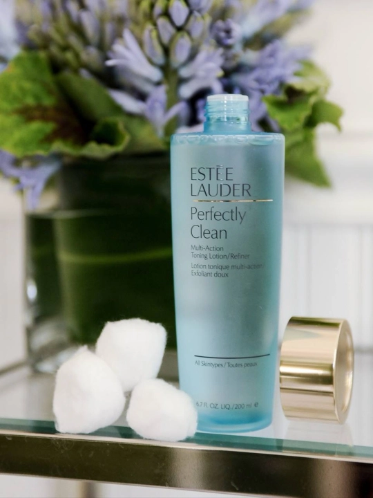 Estée Laudér Perfectly Clean - Многофункциональный тонизирующий лосьон, освежитель для лицa, 200 мл 