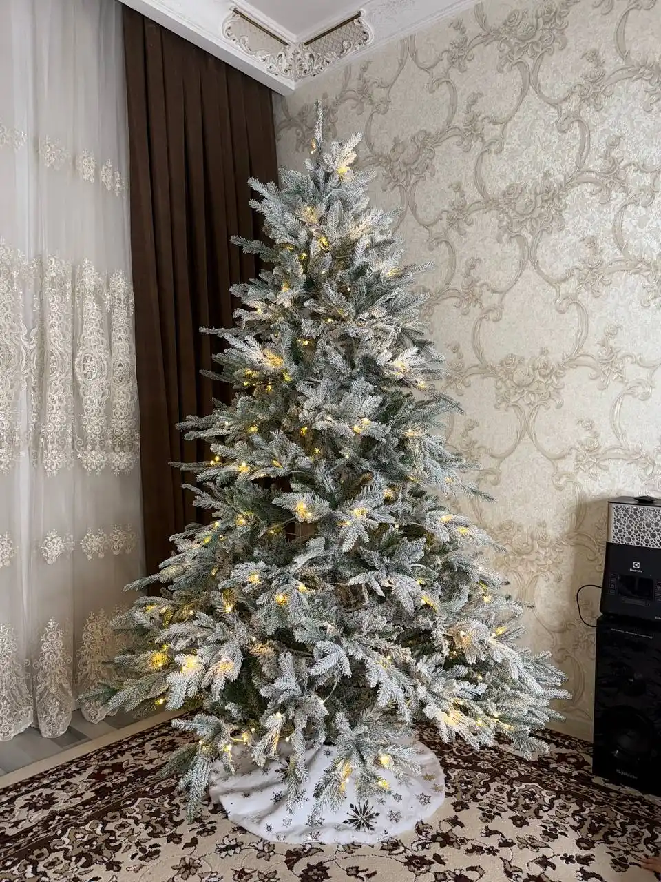 Искусственная новогодняя елка Северное сияние, с встроенной гирляндой, от 180 до 300 см