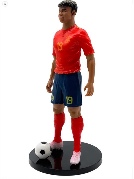 Katta futbol yulduzlari figurkalari — Messi, Mbappe, Ronaldo, Lamine Yamal, Vinisius