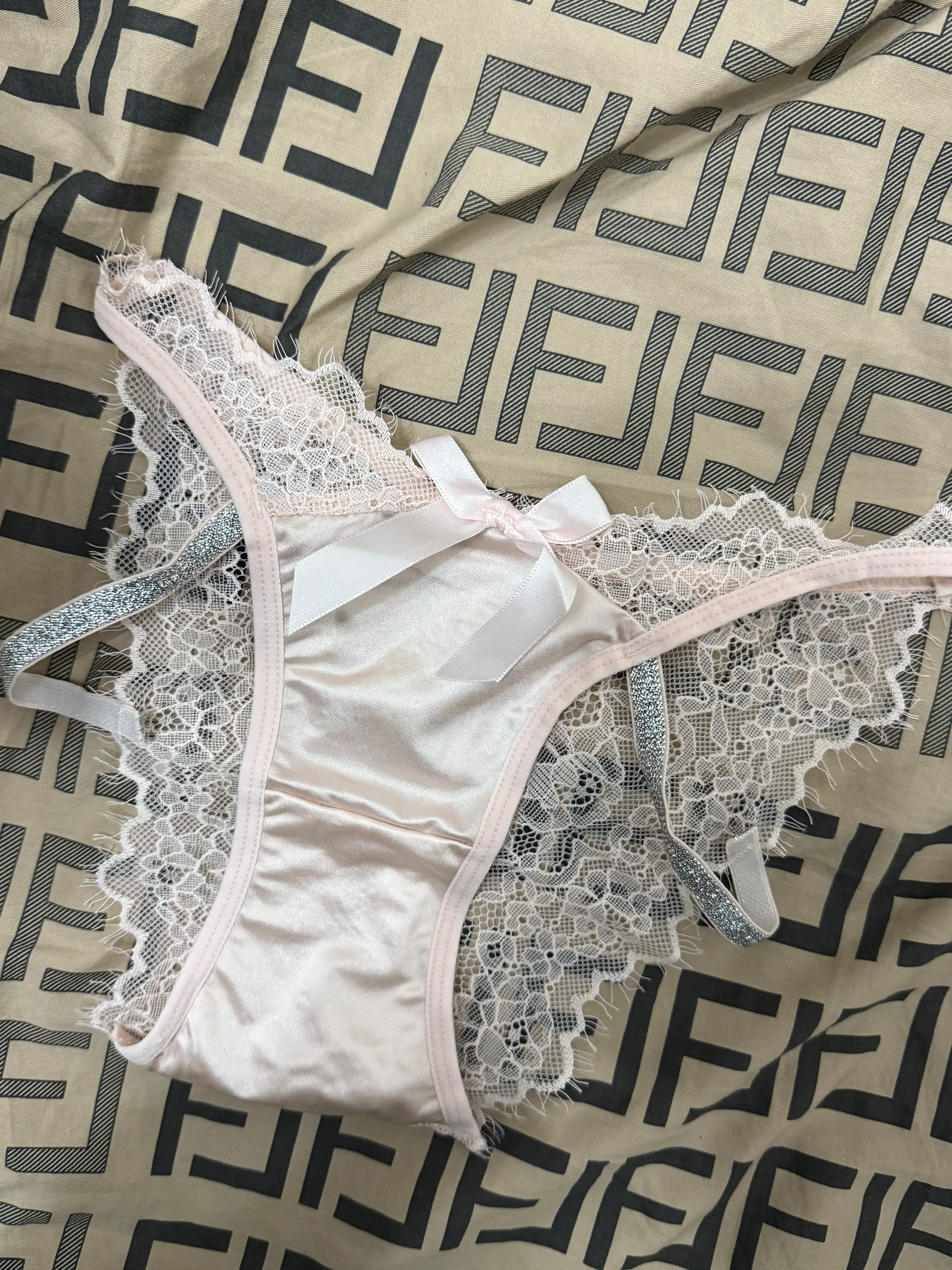 Женские кружевные стринги, удобное бельё, one size, разные цвета