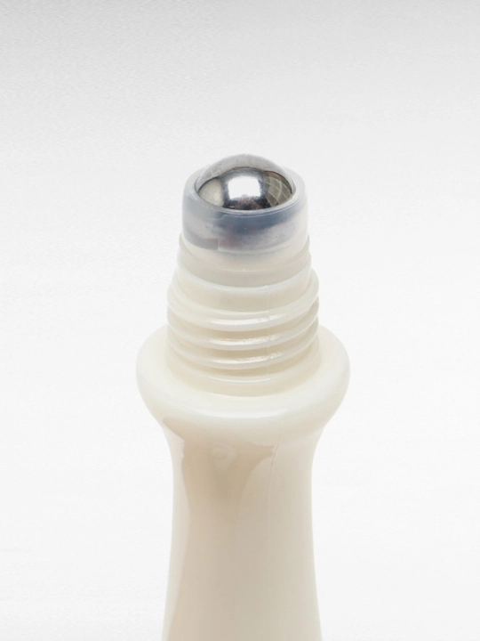 Ko'z atrofidagi joy uchun roller formatidagi sarum kremi, 15 ml