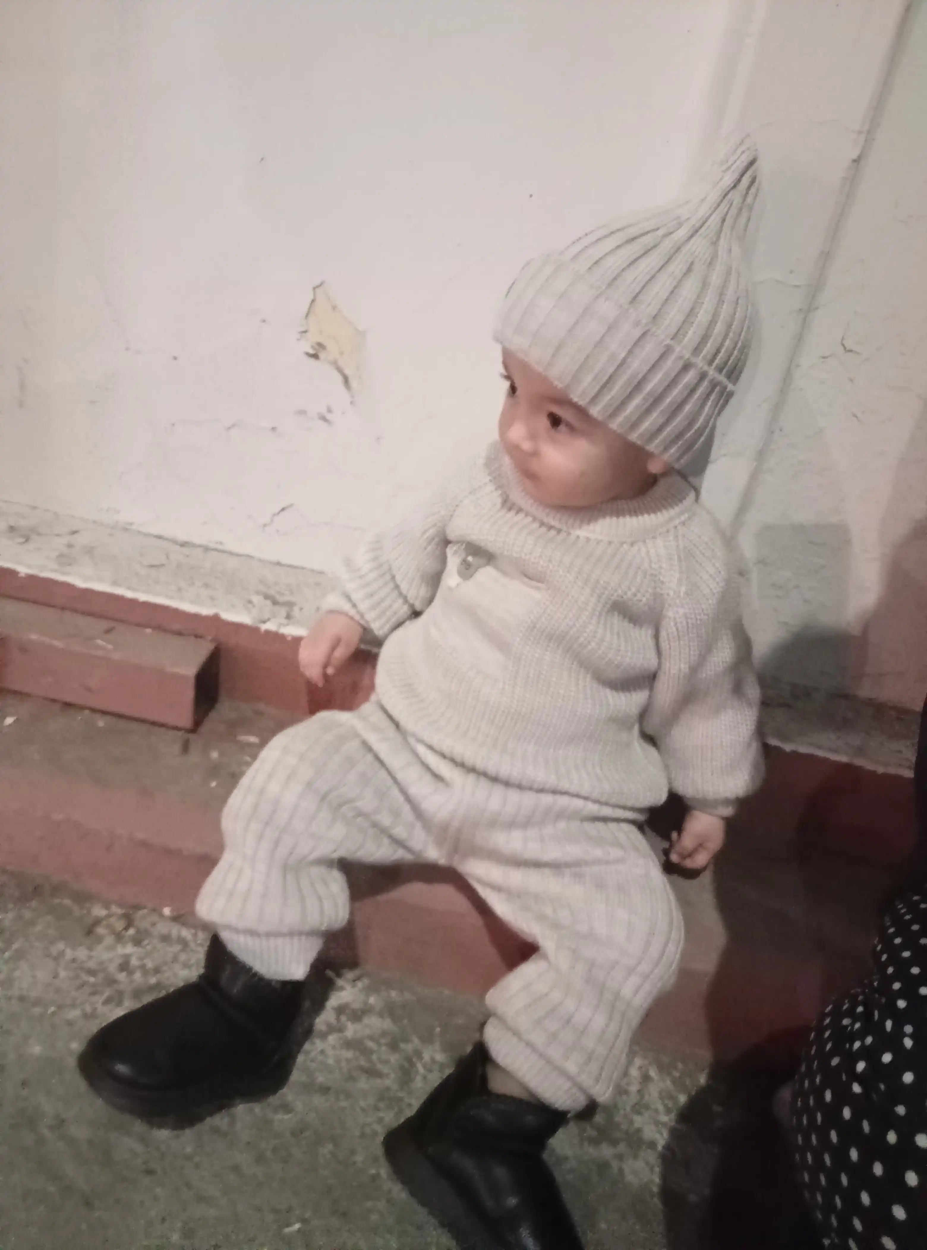 Вязаная одежда для новорожденных