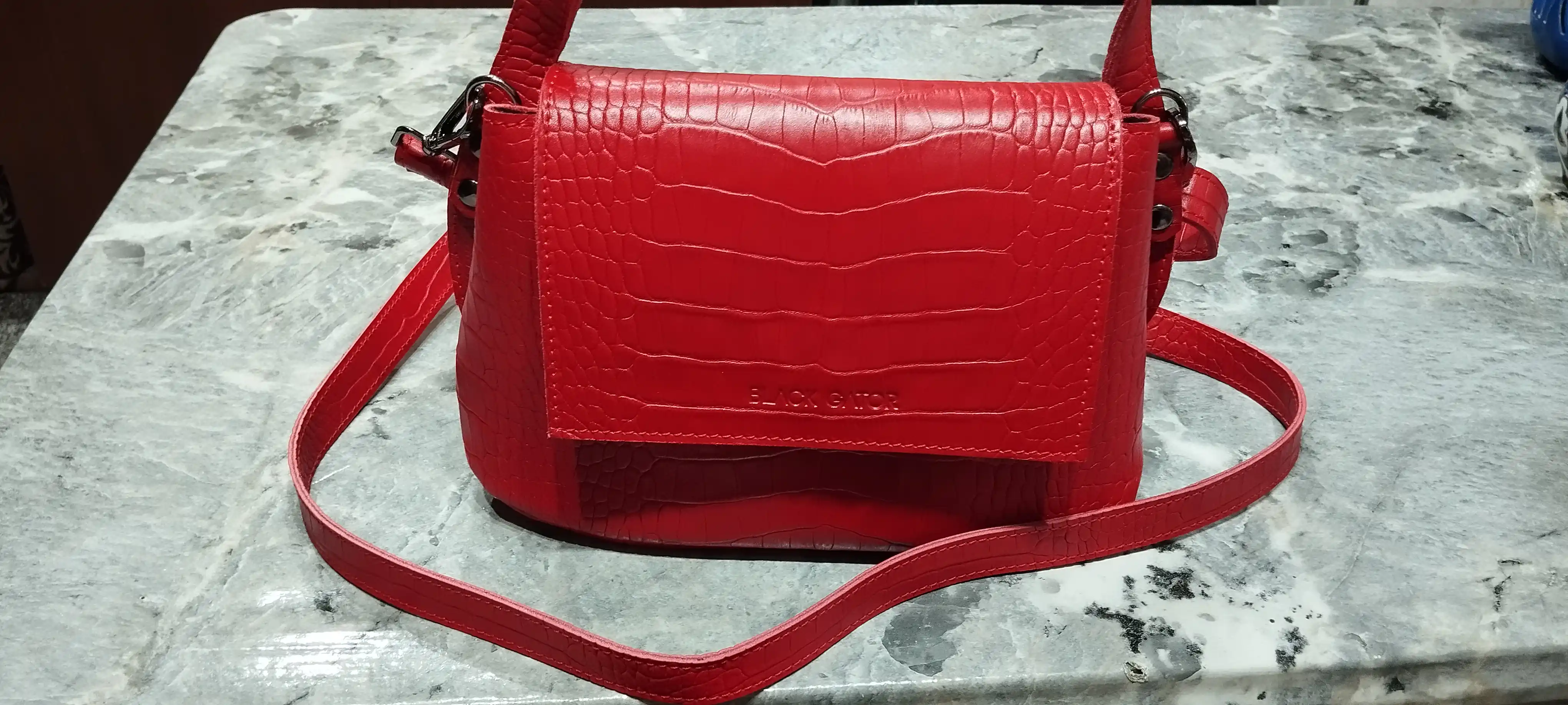 Ayollar sumkasi tabiiy charmdan Black Gator