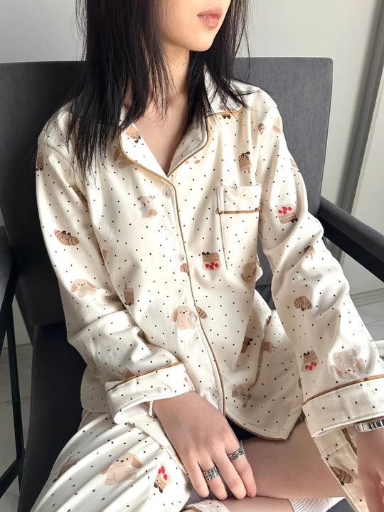 Ayollar pijamasi “Sweet Home”