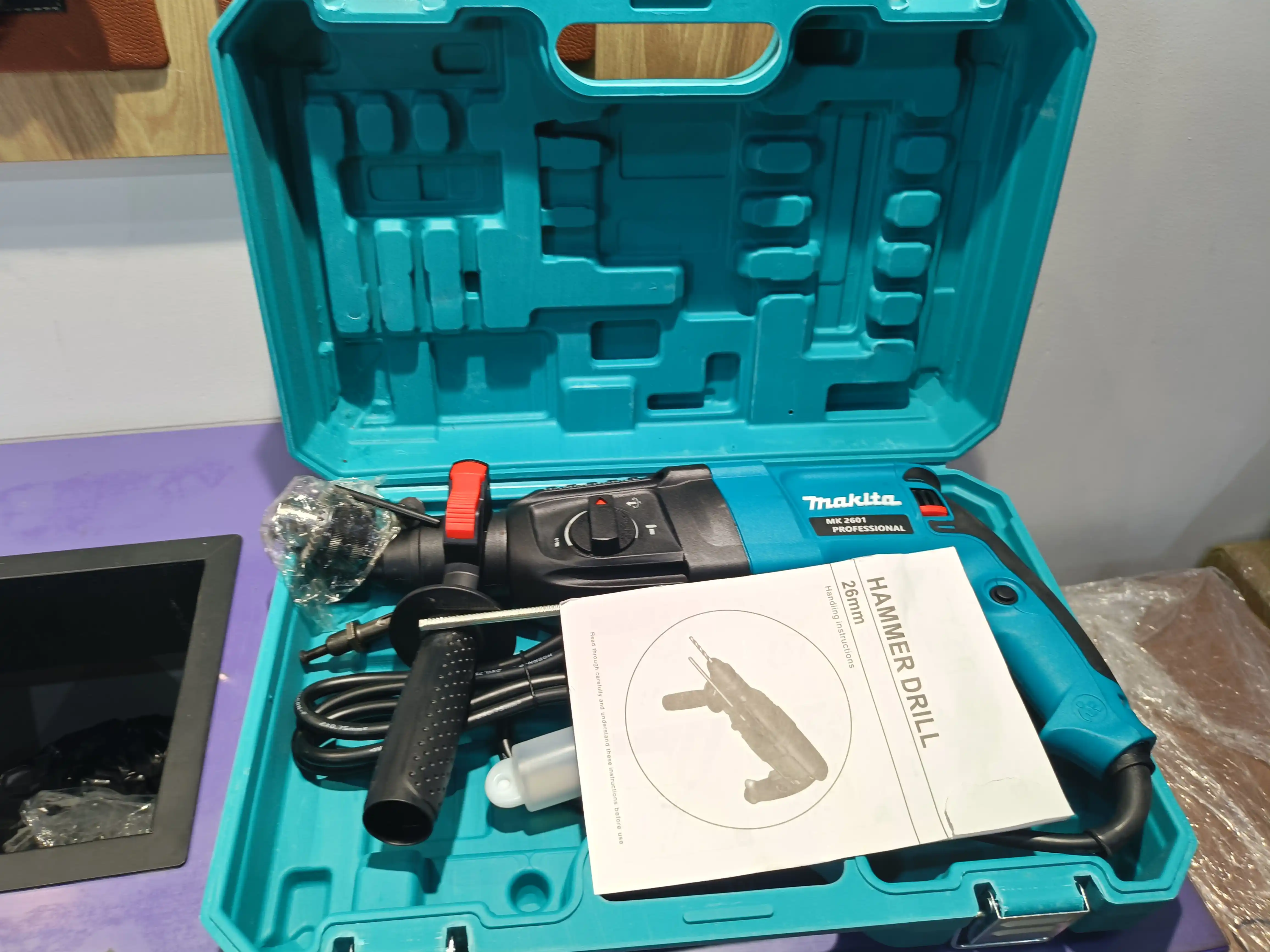 Perforator SDS PLUS, 26 mm, 800 Vt, 900 aylanish/min, 5 bur to'plamda