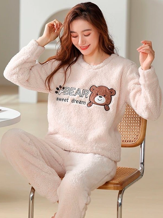 Ayollar momiq pijamasi