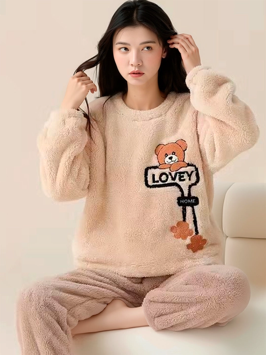 Ayollar momiq pijamasi