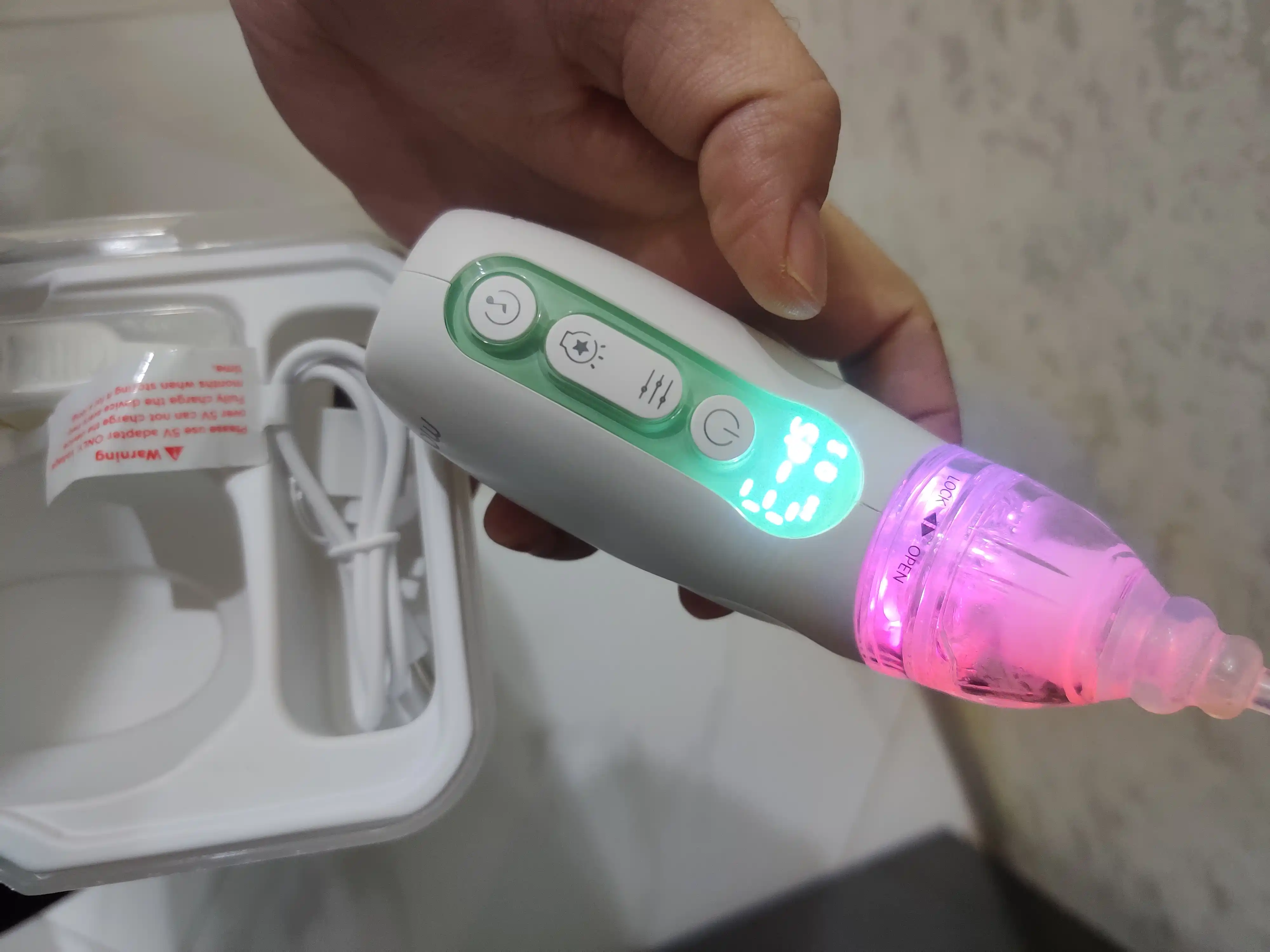 Momcozy BN02 burun aspiratori, 3 daraja, BPA-free, musiqa va yorug‘lik bilan
