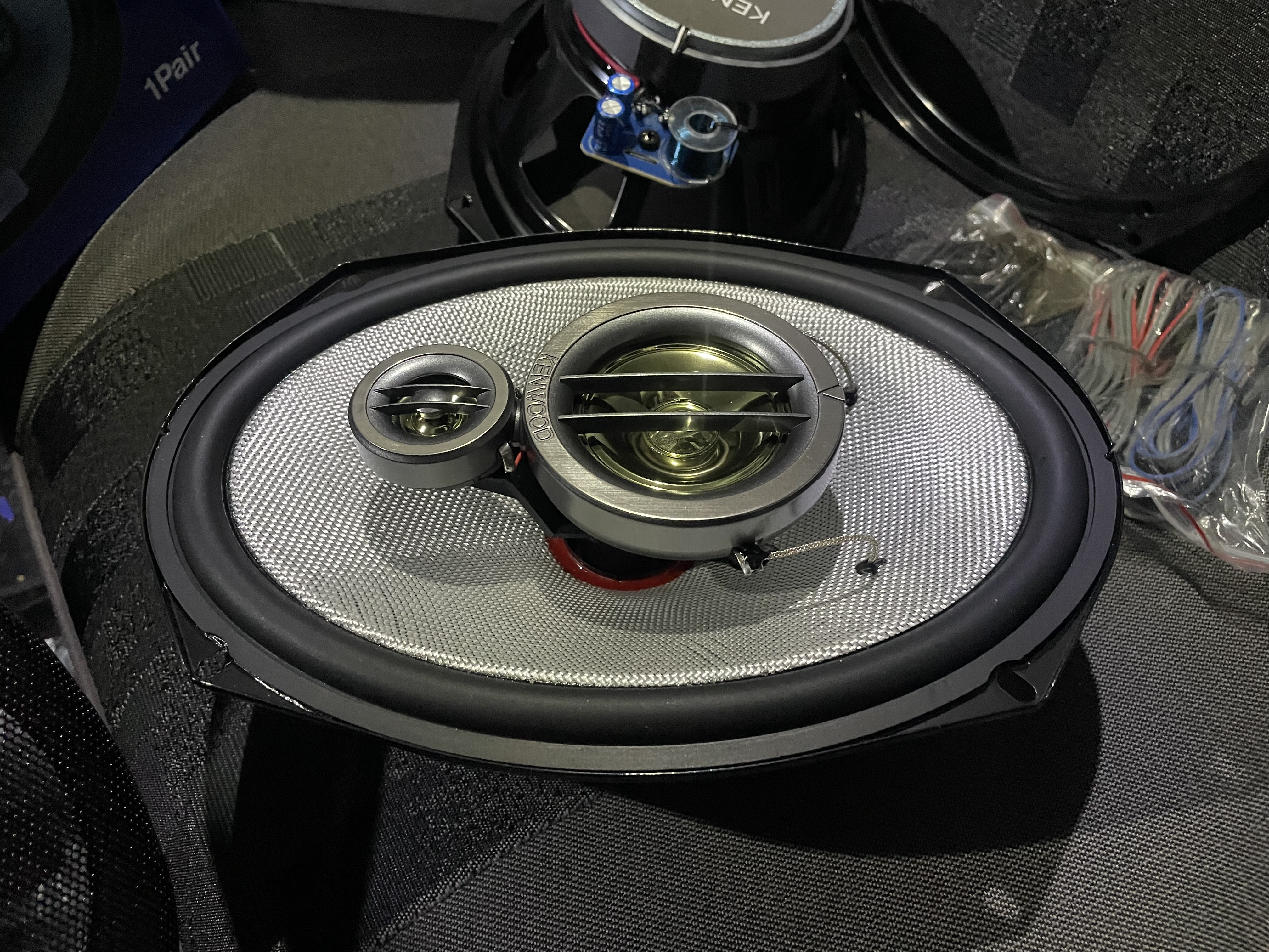 Колонки для автомобиля HQ 718 модель bass, 2 шт