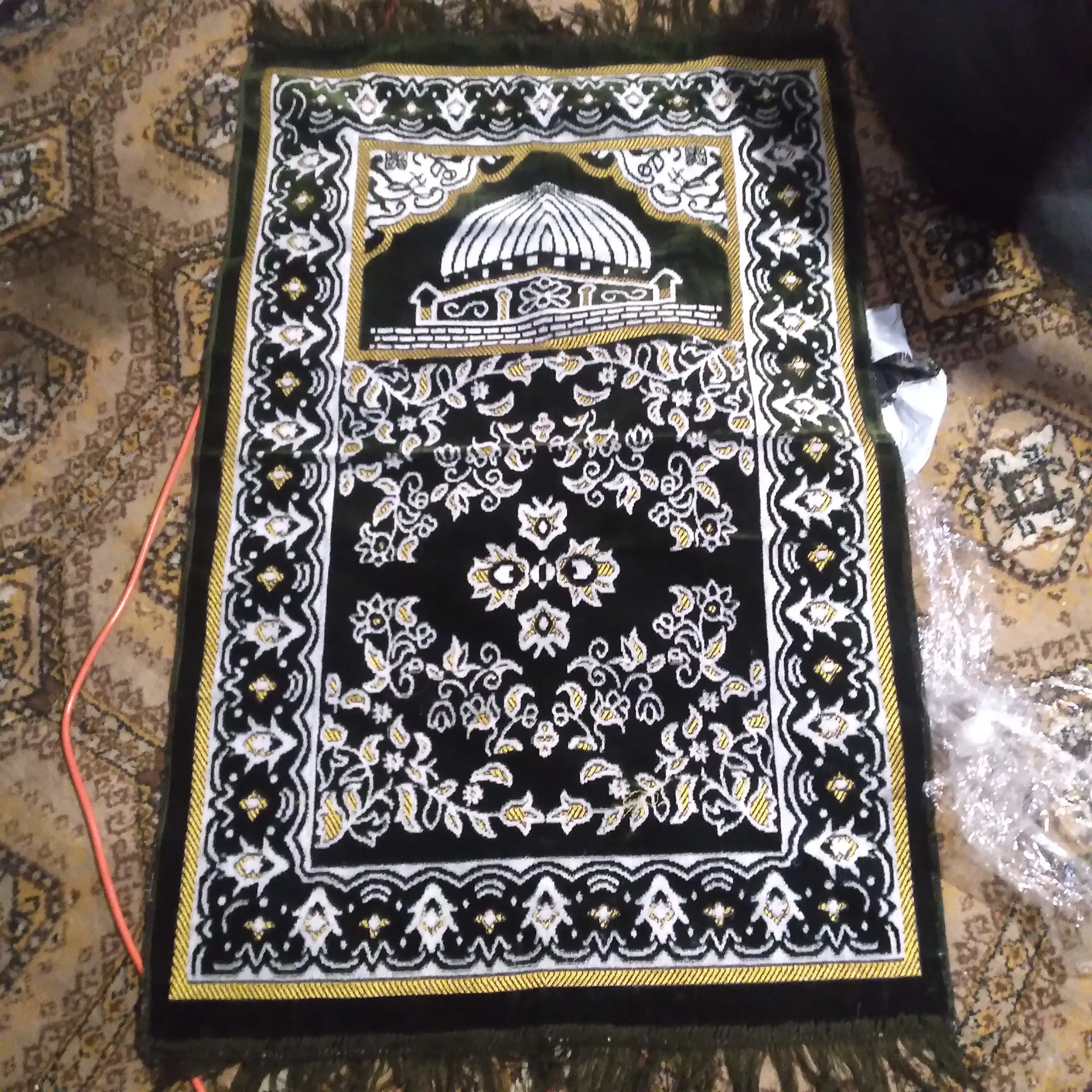 Joynamoz Turkiya, yumshoq va sifatli materialdan, 110*70 sm, namozni bajarishda ko'makchi