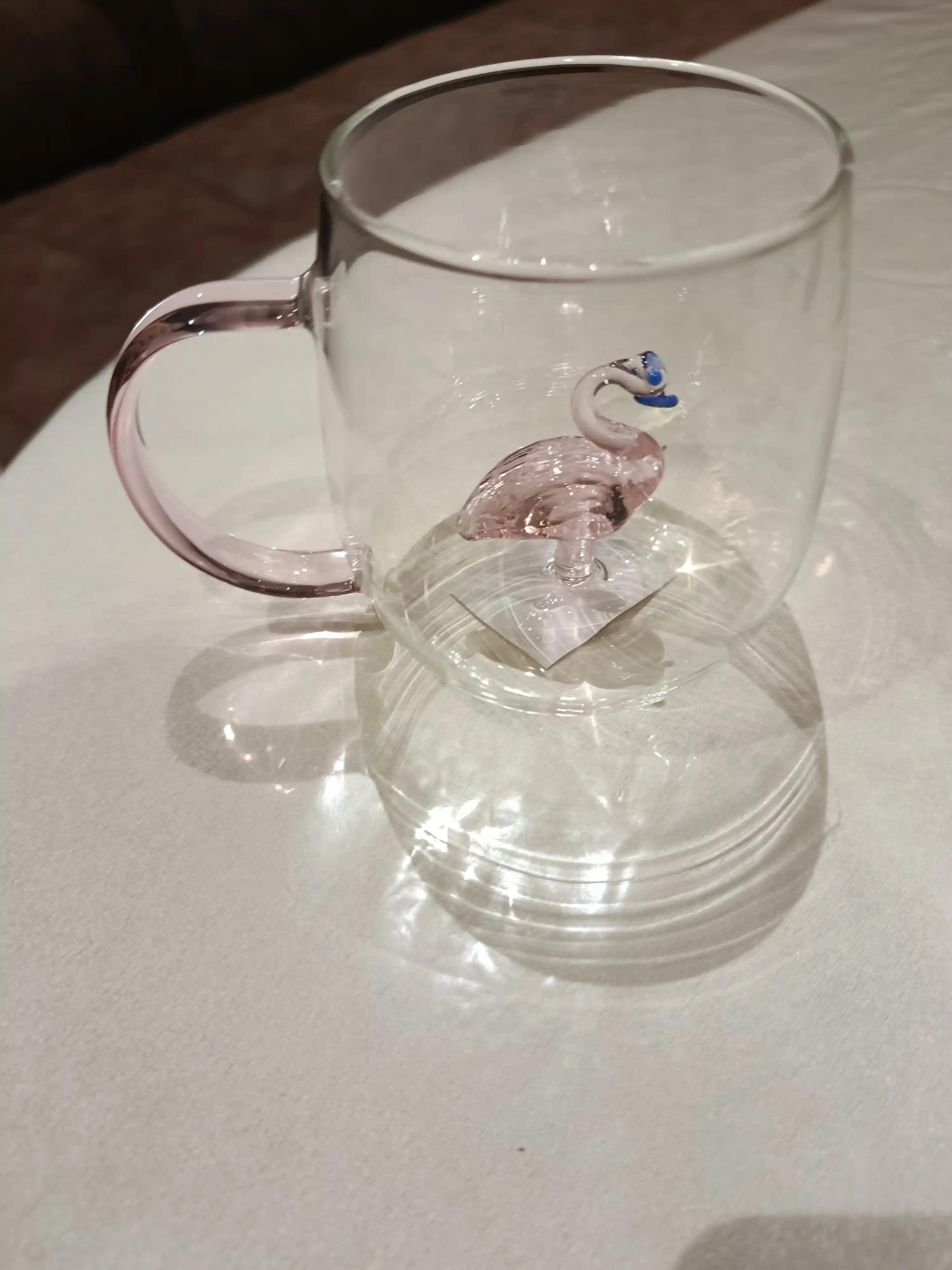 Sovg‘alar va kundalik foydalanish uchun 3D shisha krujkalar