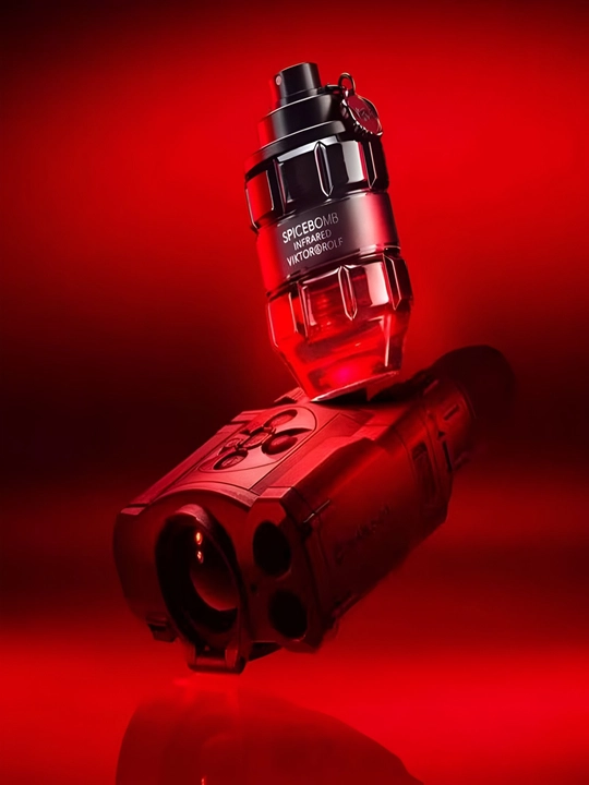 Parfyumlangan suv Viktor & Rolf Spicebomb