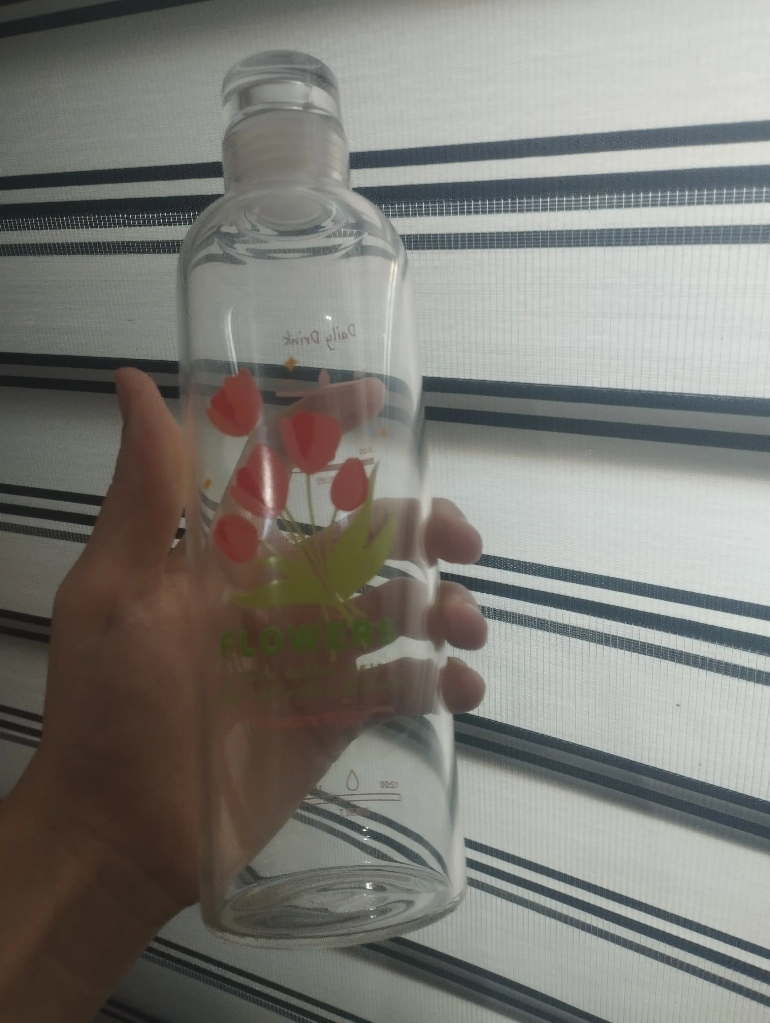 Бутылка для воды, прозрачная со шкалой времени