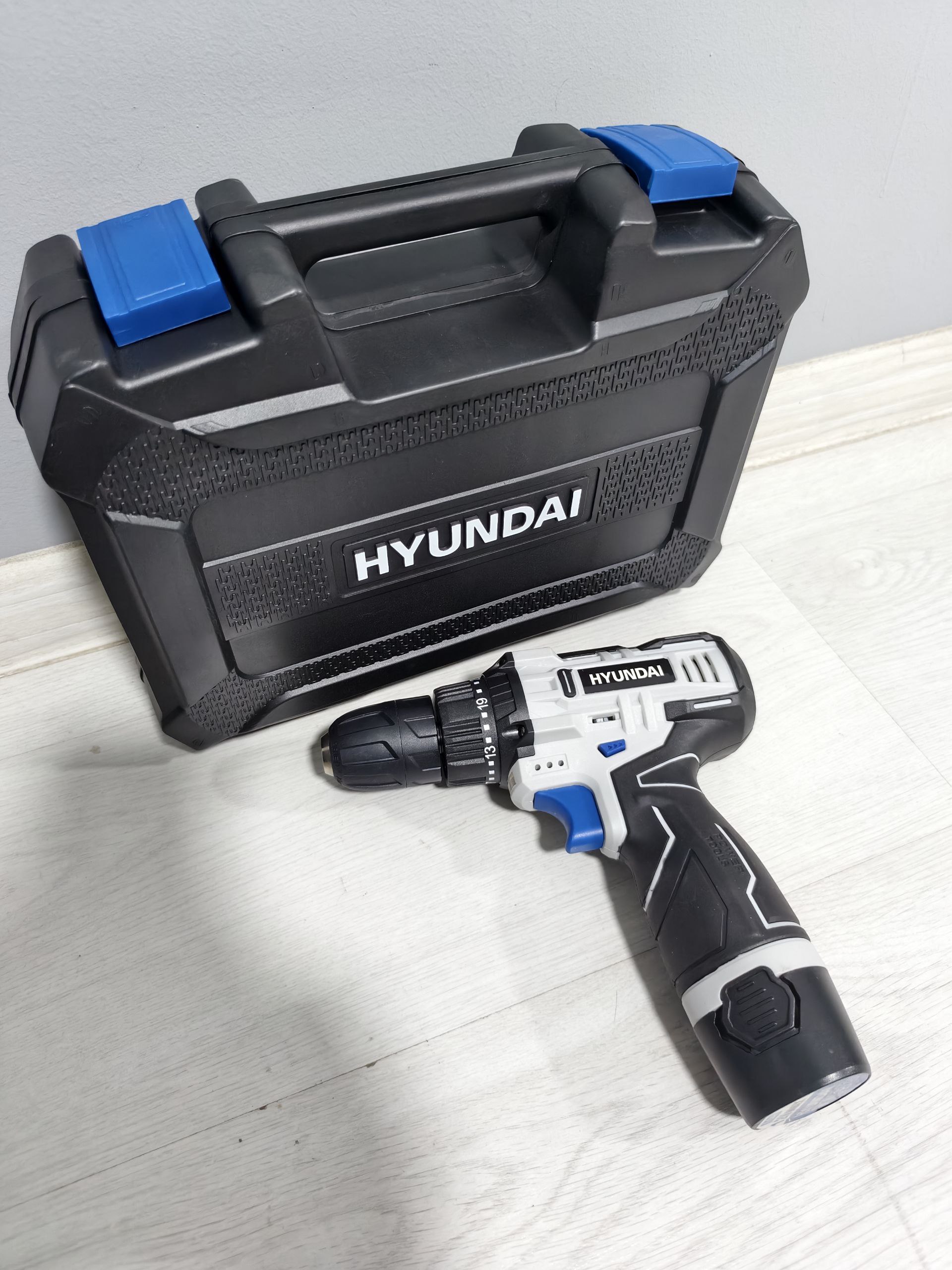 Akkumulyatorlik shurup buragich, 1 ta akkumulyator 12V/21V to'plam 27/55 talik HYUNDAI